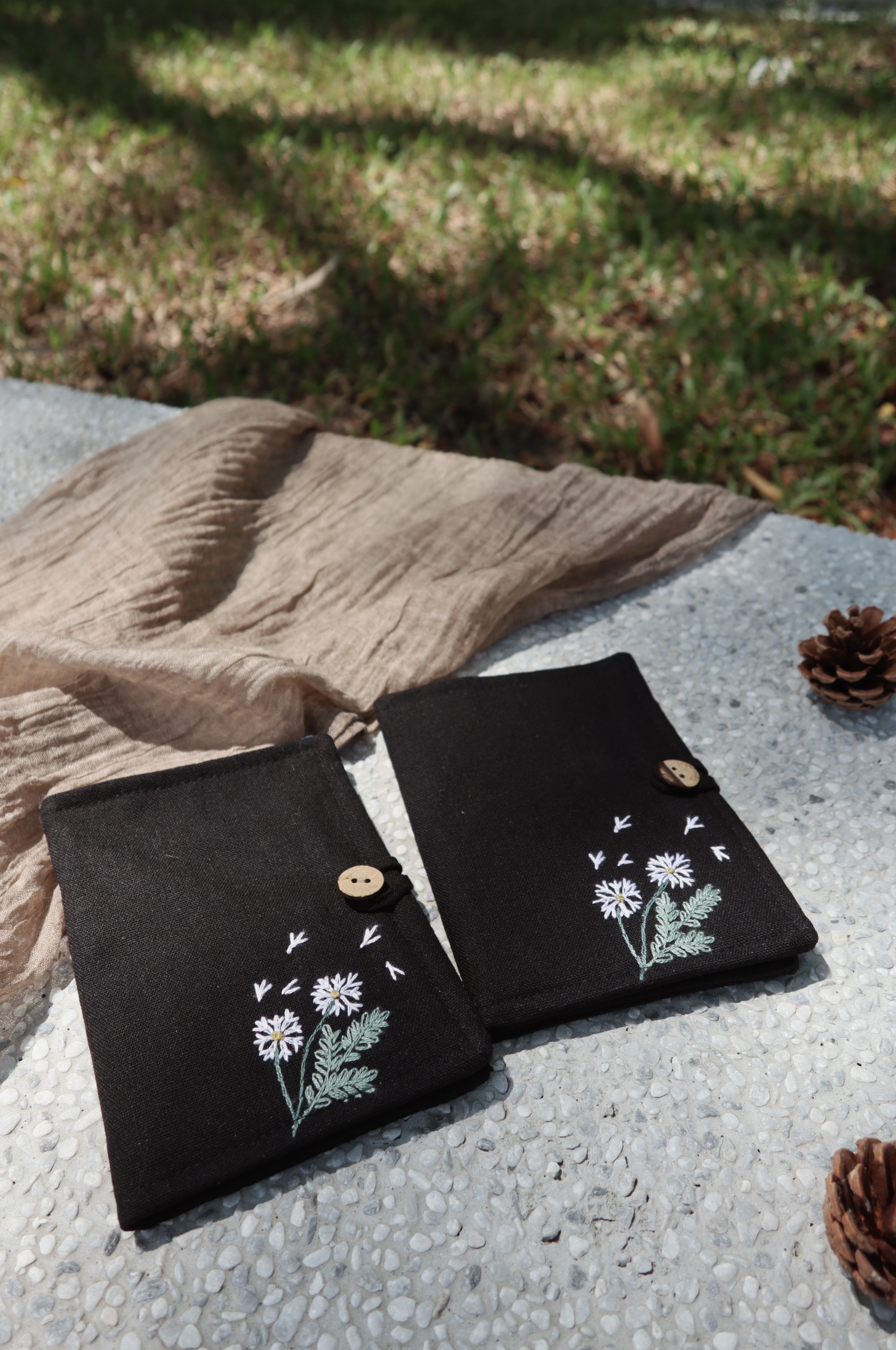 手刺繡護照套