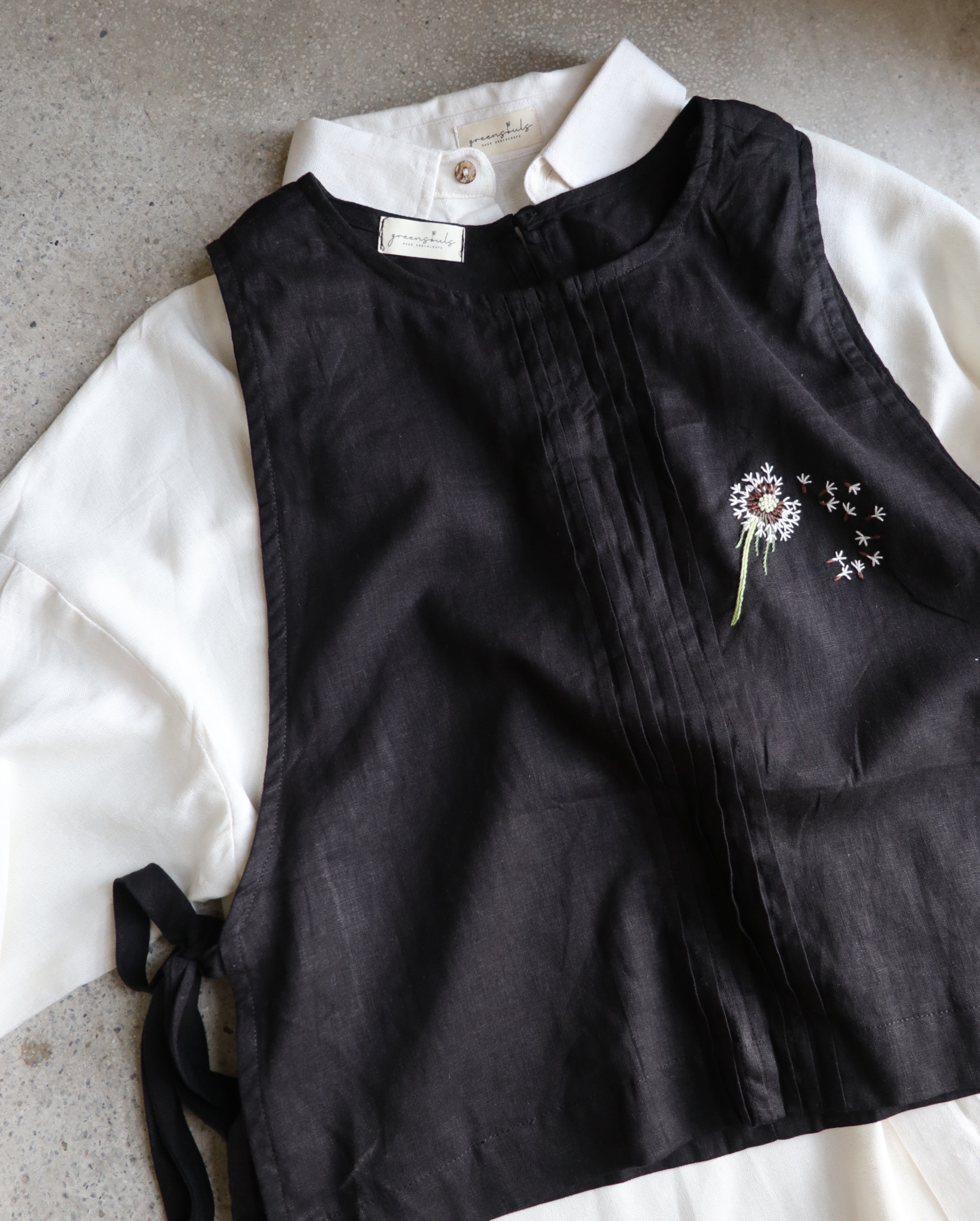 V6手刺繡無袖打結背心「現貨」