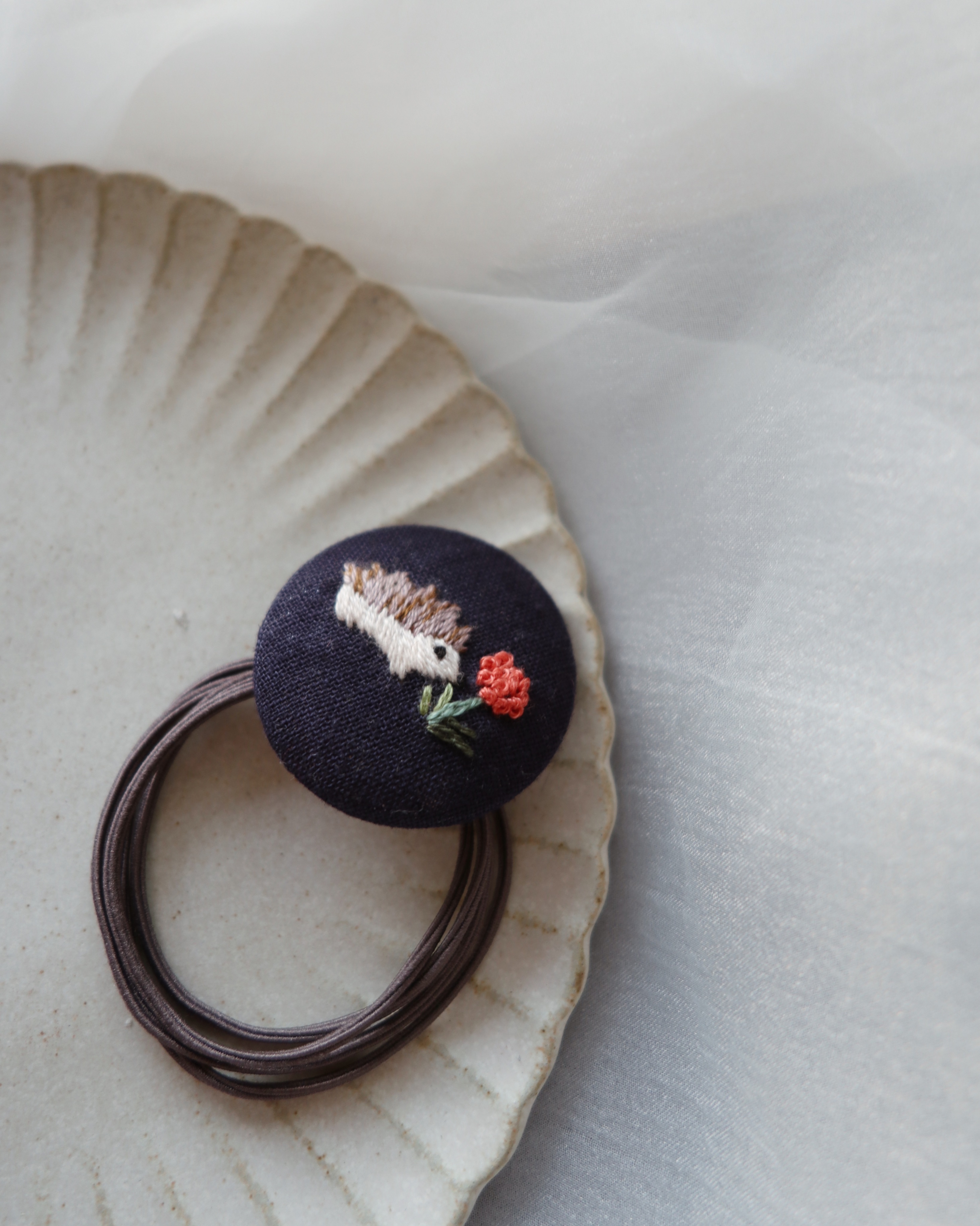 手刺繡小刺蝟髮圈