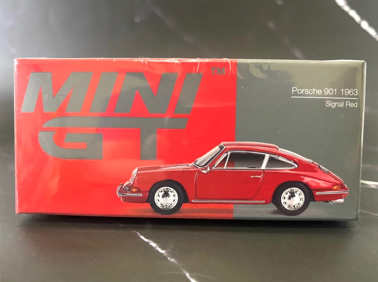 MINI GT 695 保時捷 901 1963 Signal 紅 左駕