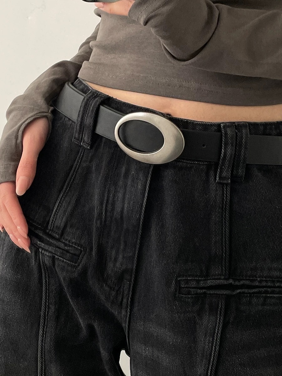曈曈🖤簡約大銀扣Y2K黑色皮帶