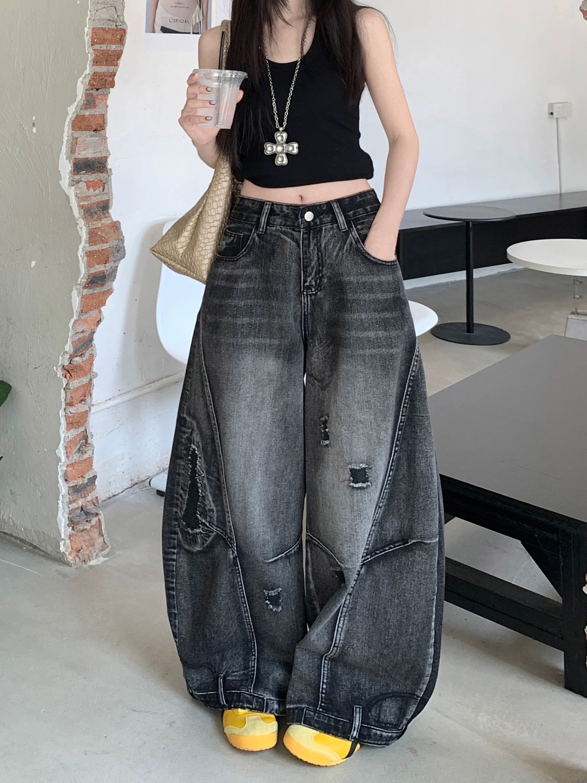 個性刷破設計感黑灰牛仔彎刀褲