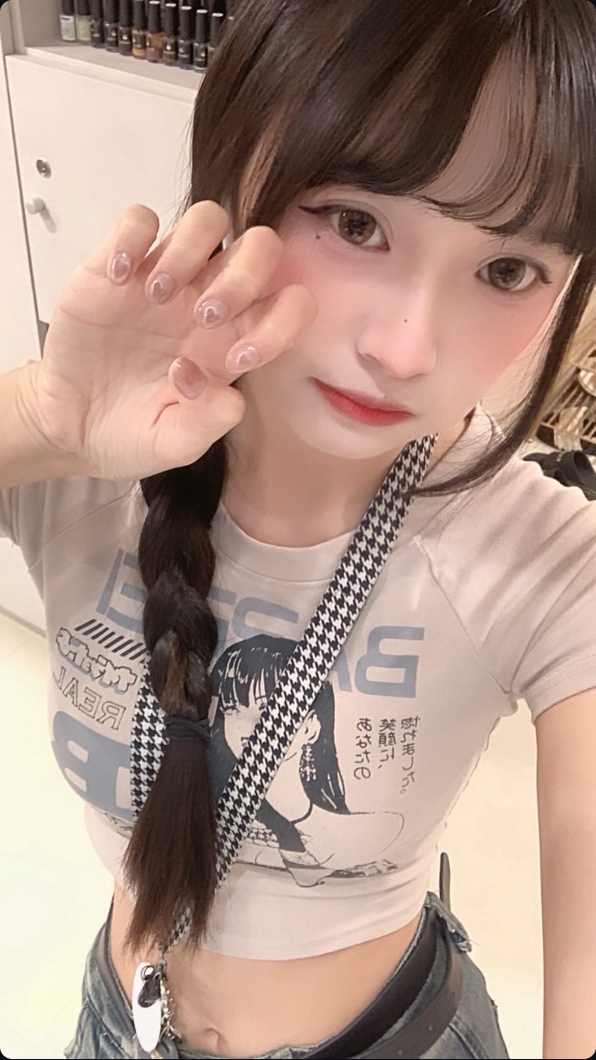 曈曈/品甄♡漫畫風辣妹印花修身短版短袖T恤-卡其/黑