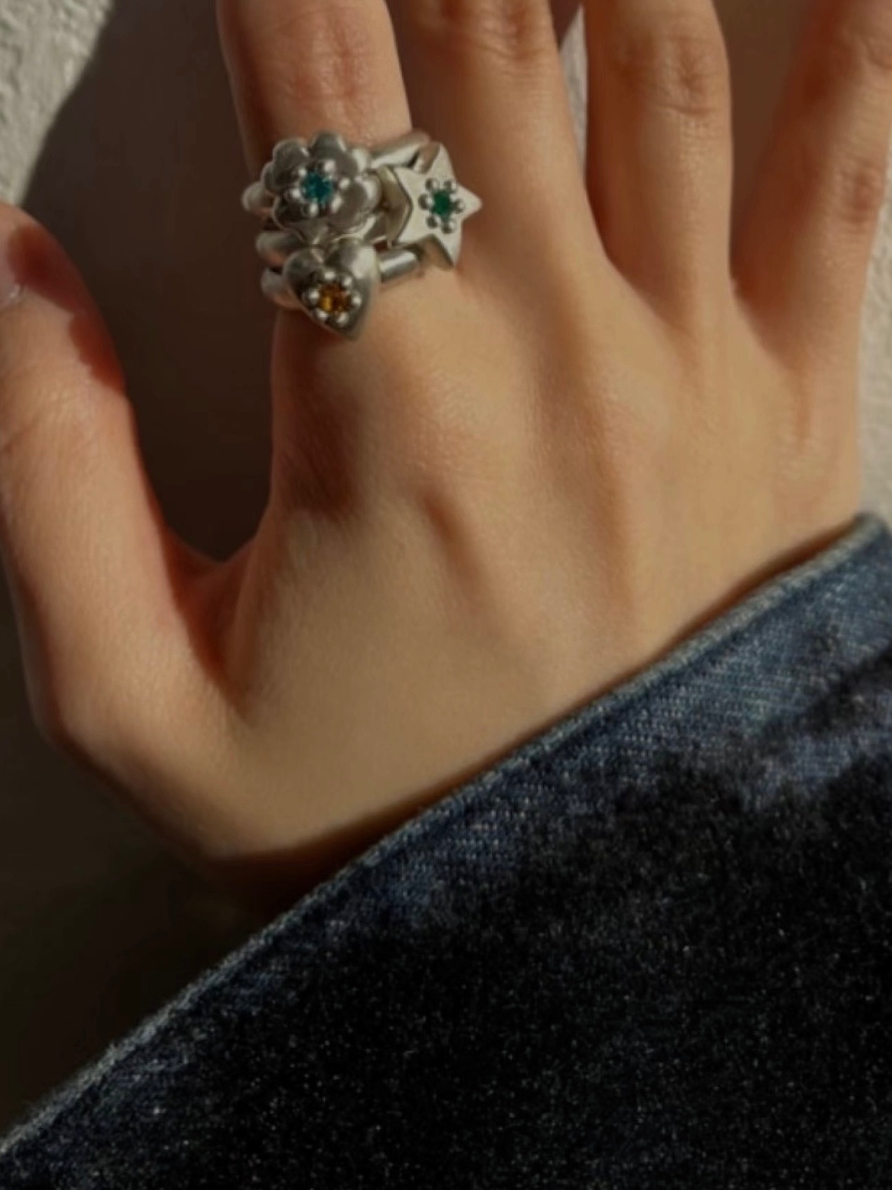「ring F33」