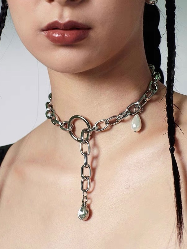 「necklace T33」