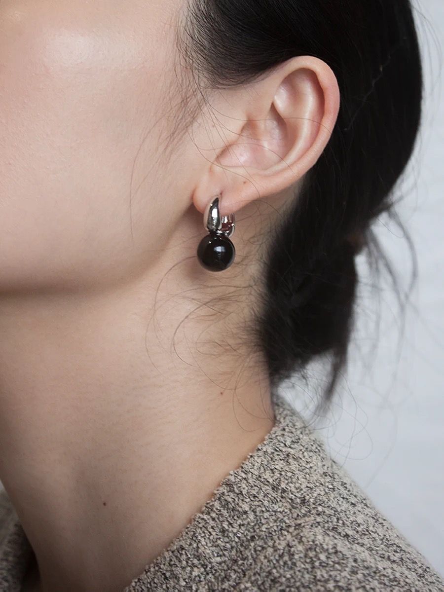 「earrings V33」