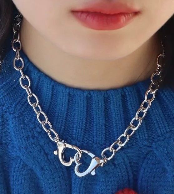 「necklace R56」