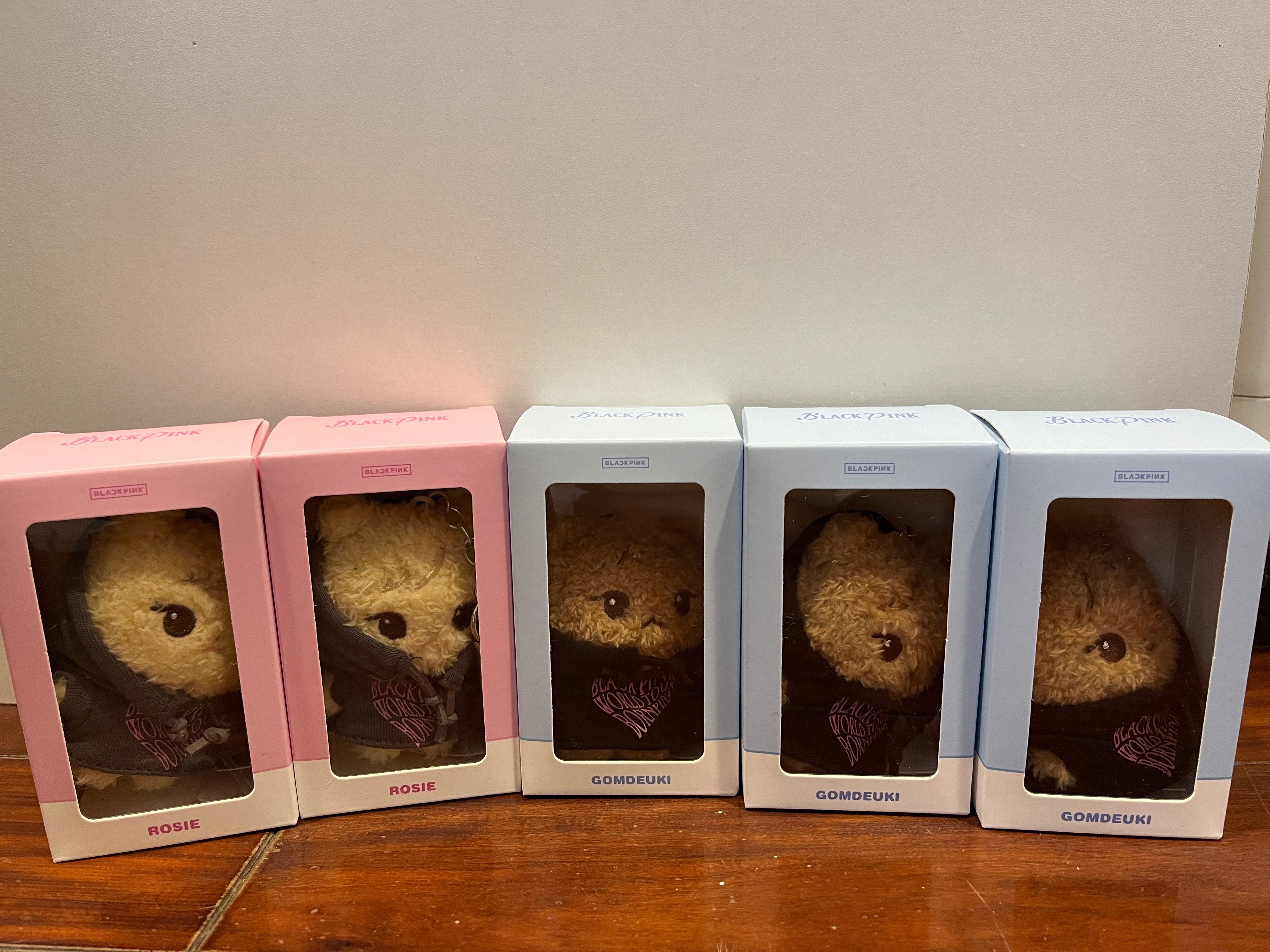 首爾場帽踢吊飾娃