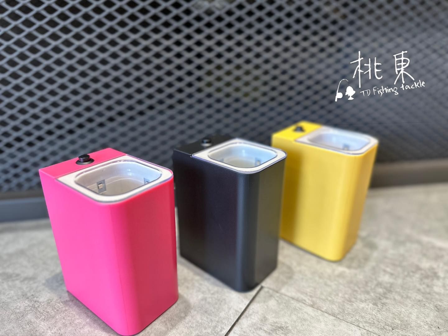 【 LED UV 蓄光器 】