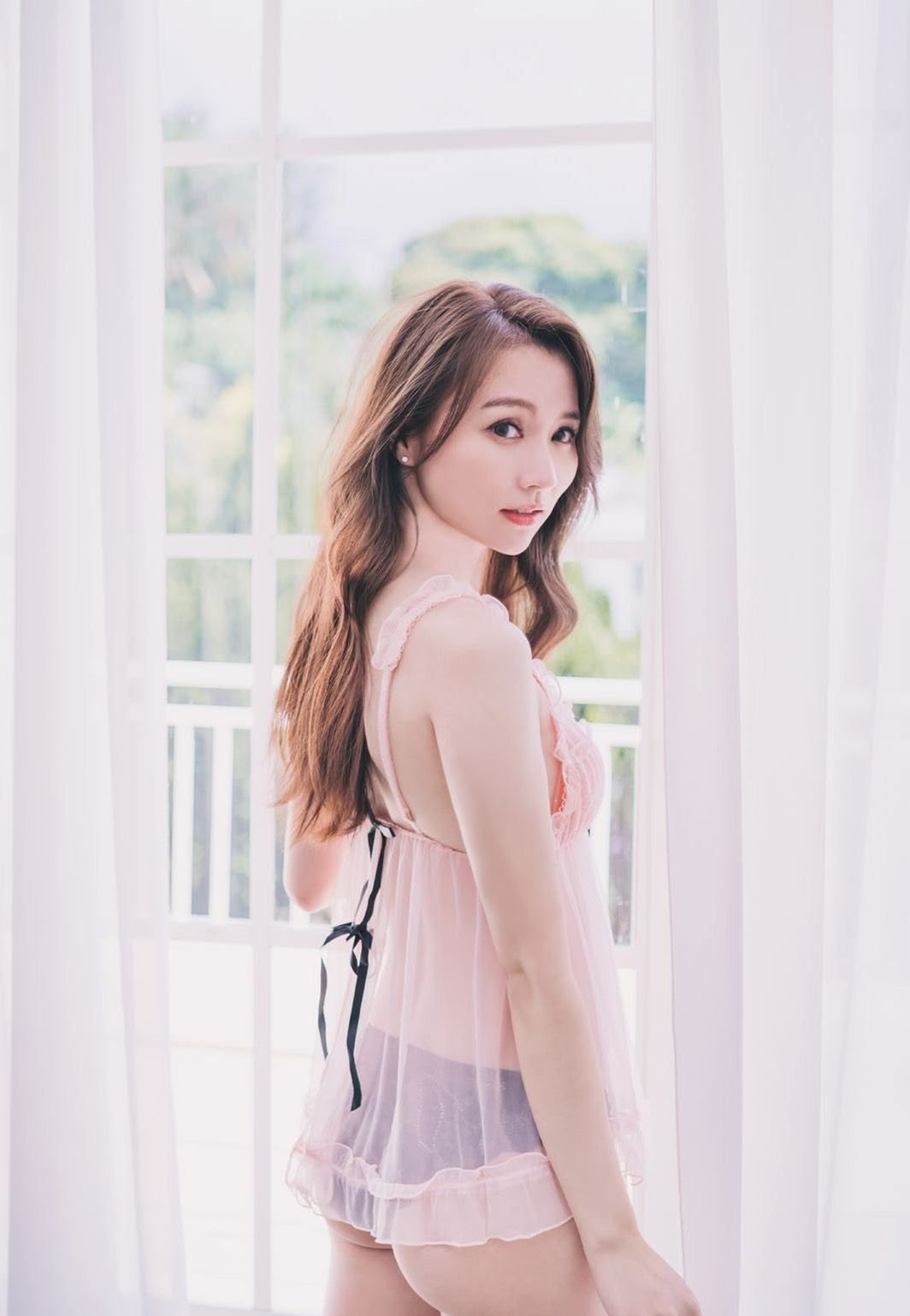 ※簽名版－林虹伶「1st寫真」photobook