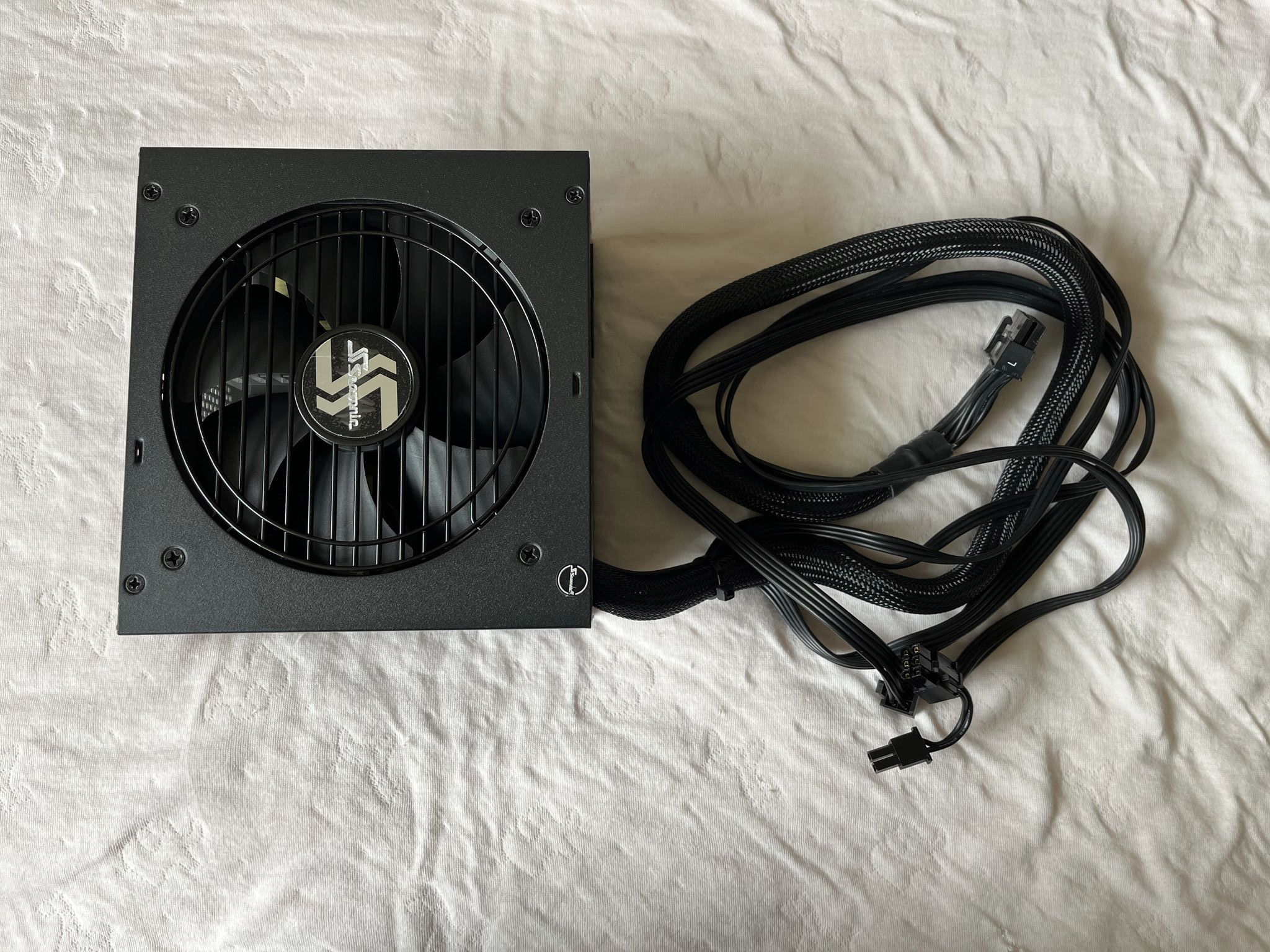 海韻 SeaSonic 電源供應器 GM-550 半模組 550W
