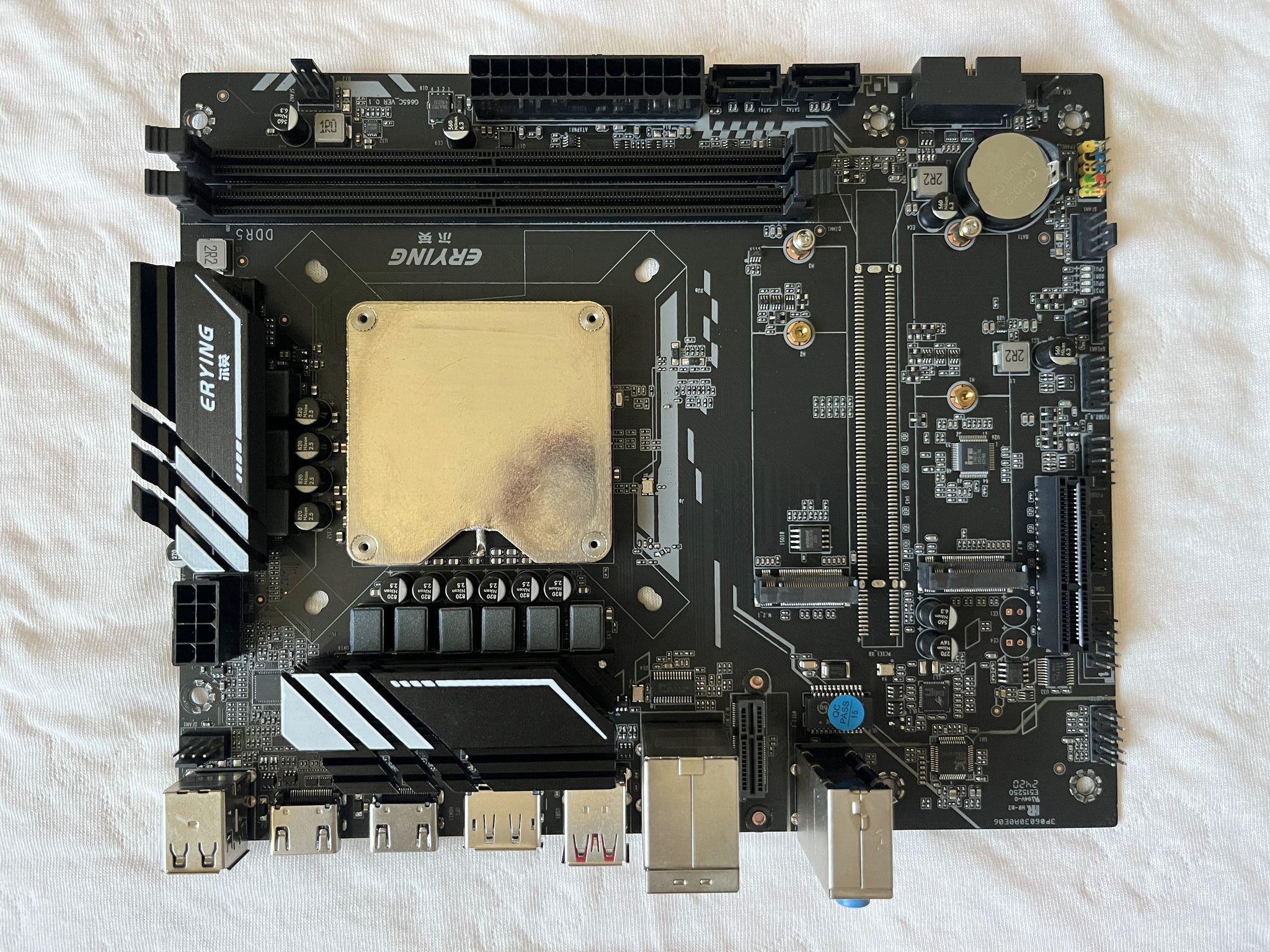 Intel i7-1370P ES Q1J2 主機板