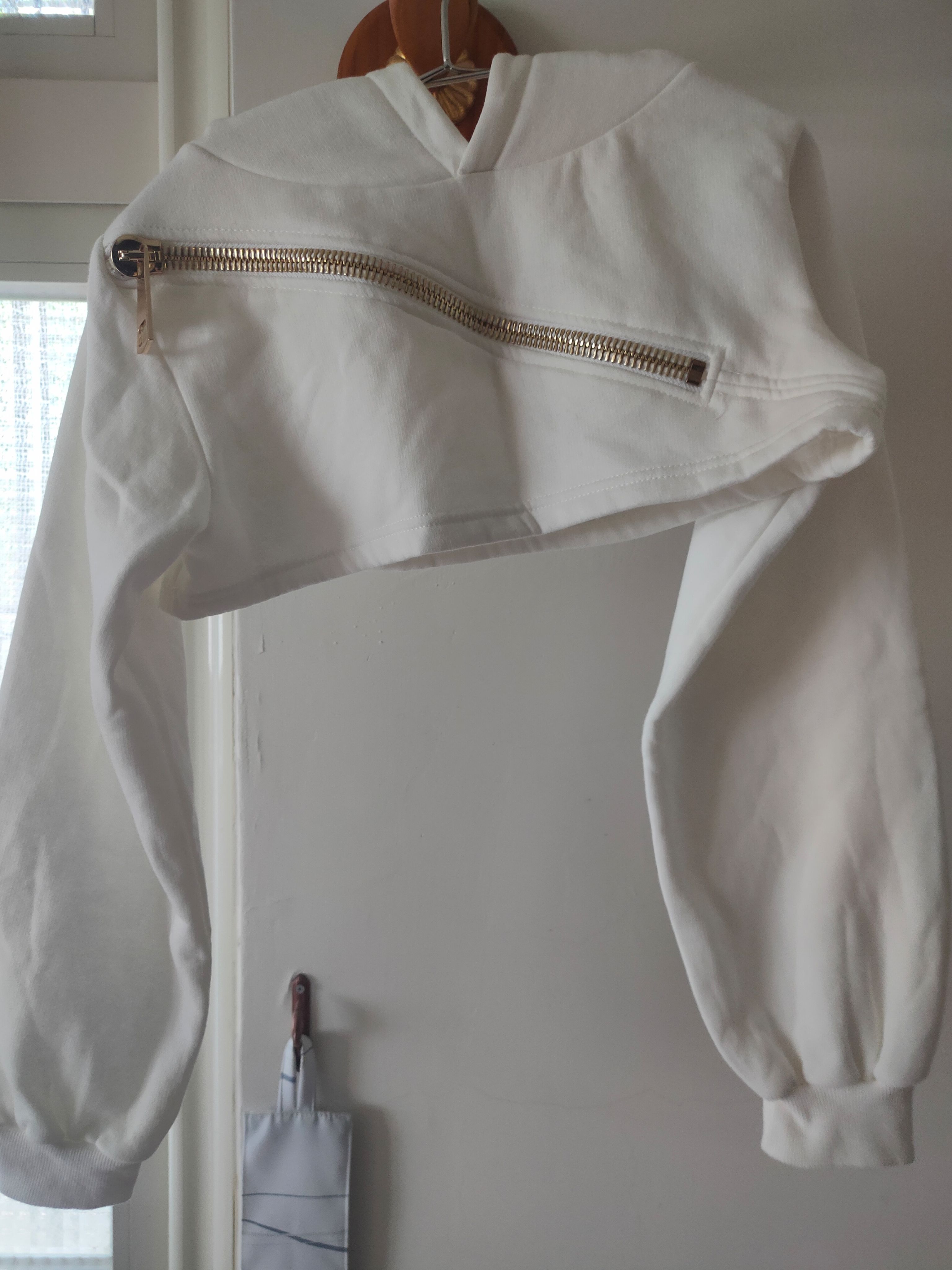 various.21 白色短版上衣 只有上衣!!