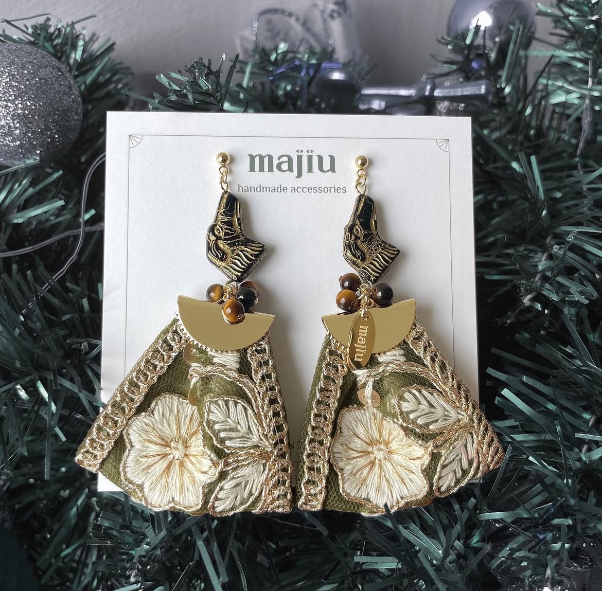 【預購】黑狗織帶設計款-改耳夾或銀針請在備註告知或IG私訊