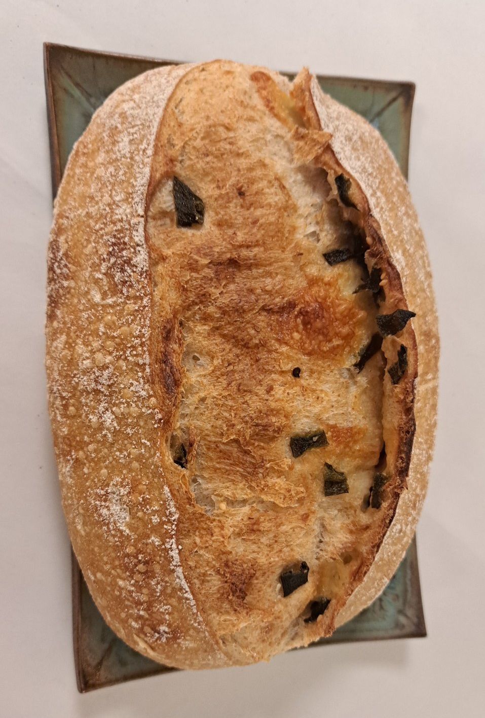 【阿段烘焙】剝皮辣椒乳酪酸種麵包 Sourdough （奶素）