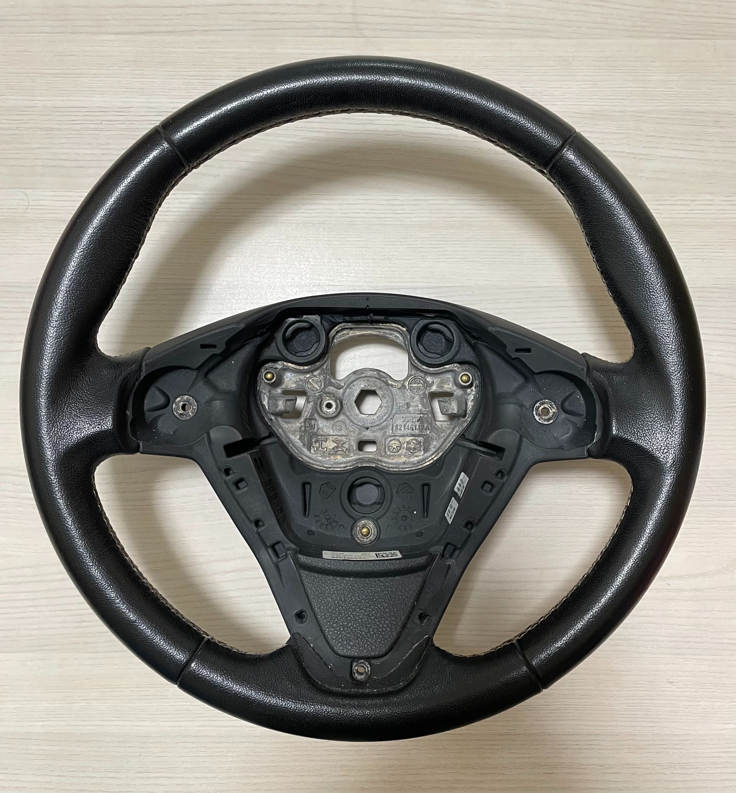 FORD FIESTA歐洲件原廠全皮包覆方向盤本體 （米灰色縫線）