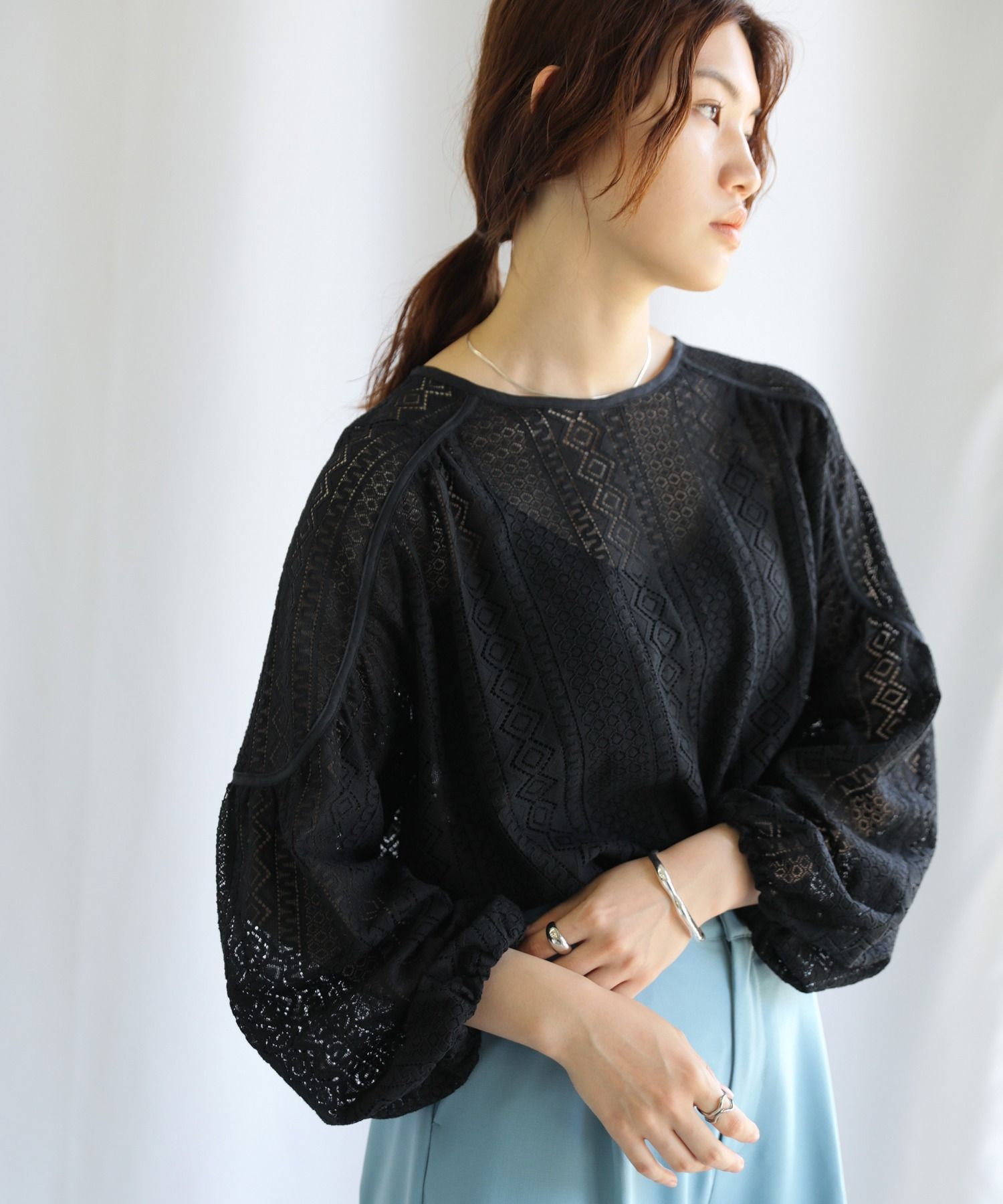 D72 select MOCA滾邊蕾絲襯衫