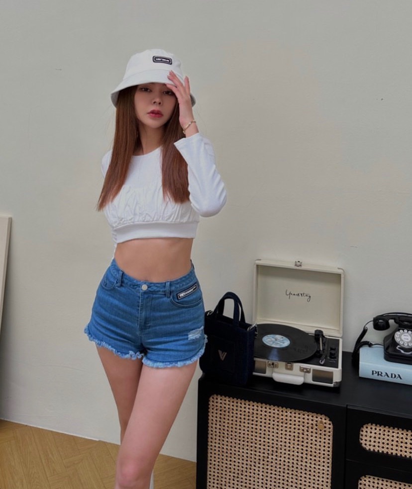 Denim刀割牛仔短褲