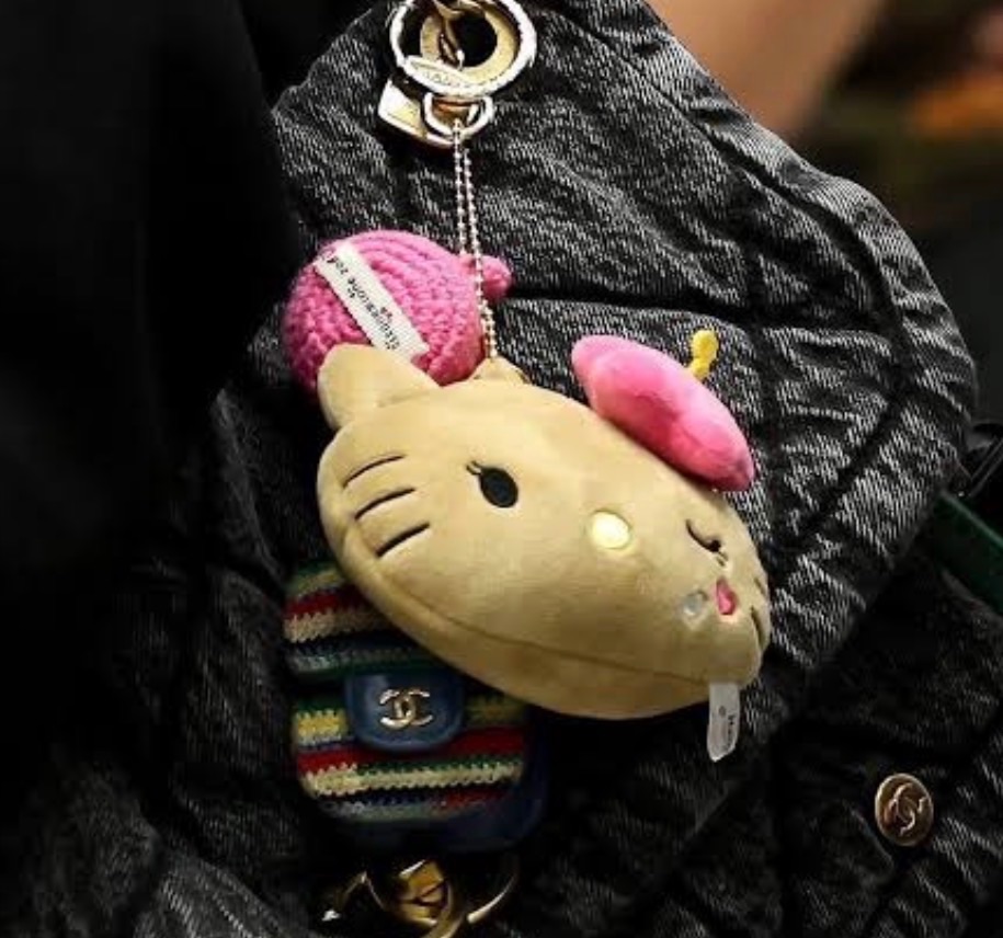 日本代購 GD同款kitty鏡子吊飾