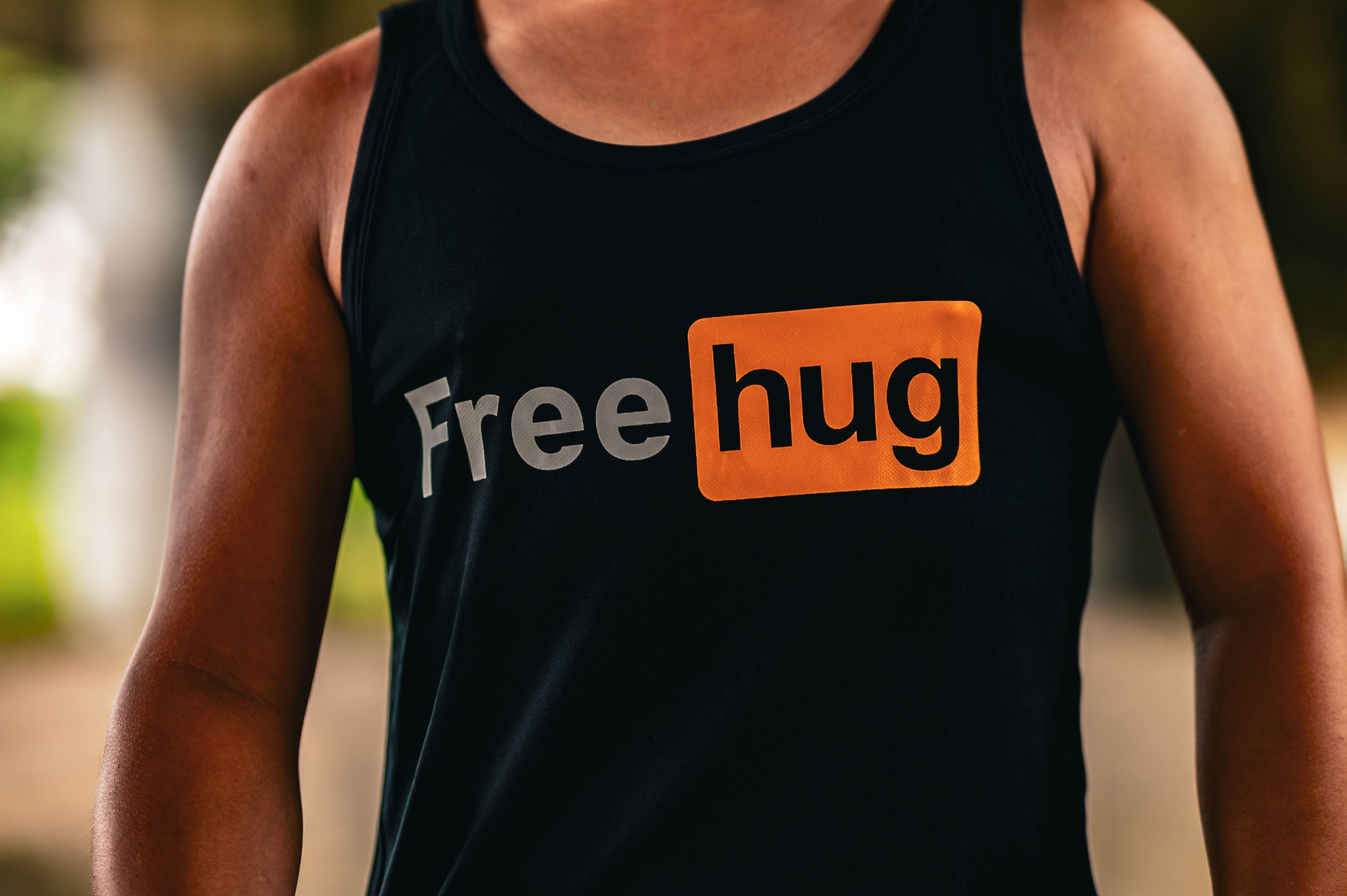 《Free hug》運動排汗背心