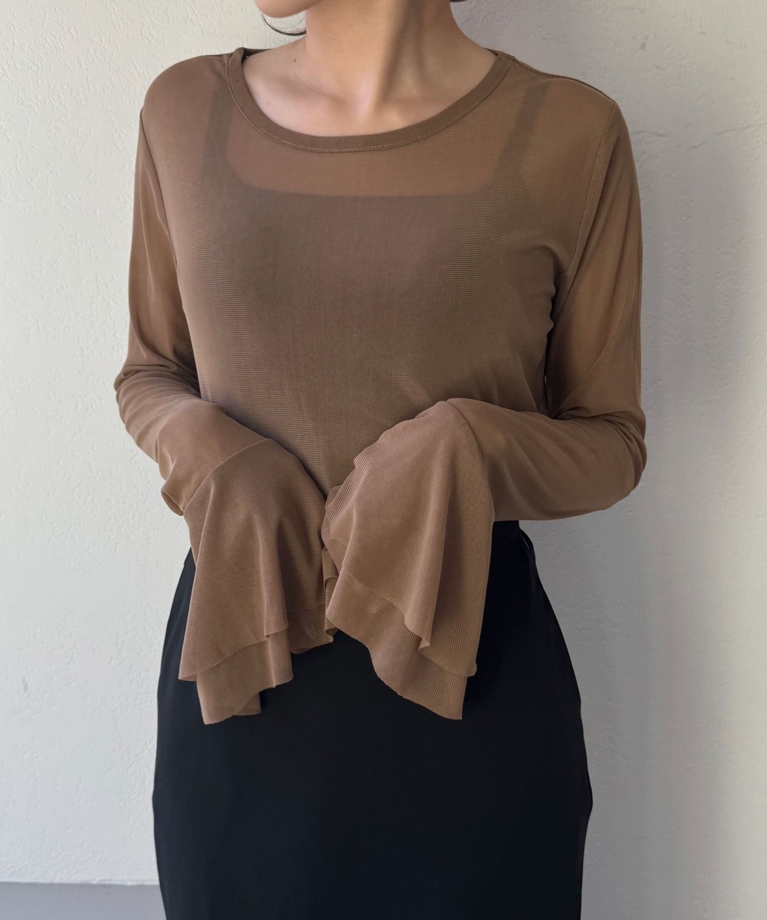 日本空運 Lattice日系透膚圓領喇叭袖上衣