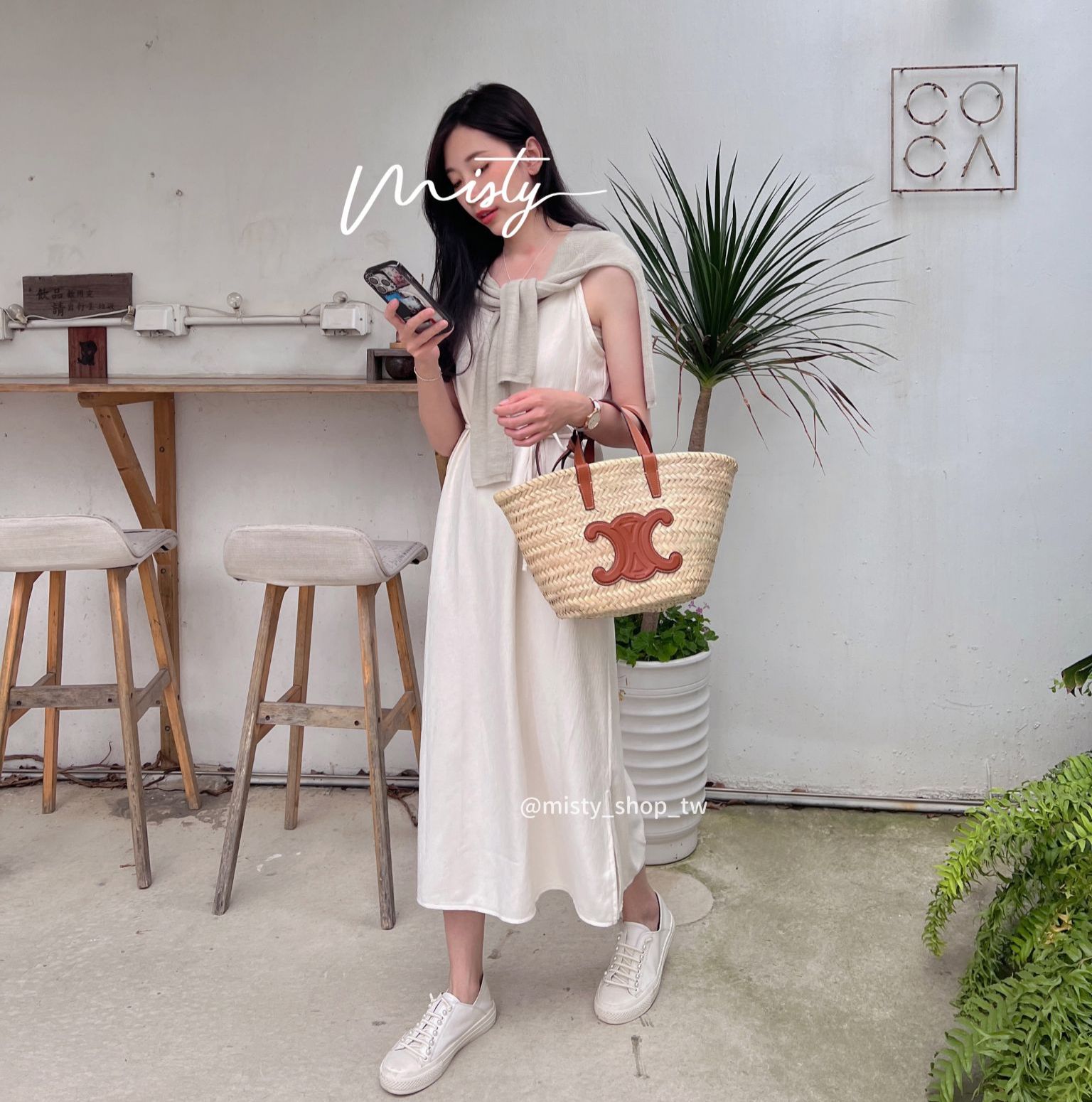 昨天的OOTD＂細肩帶＂款的樹波紋洋裝