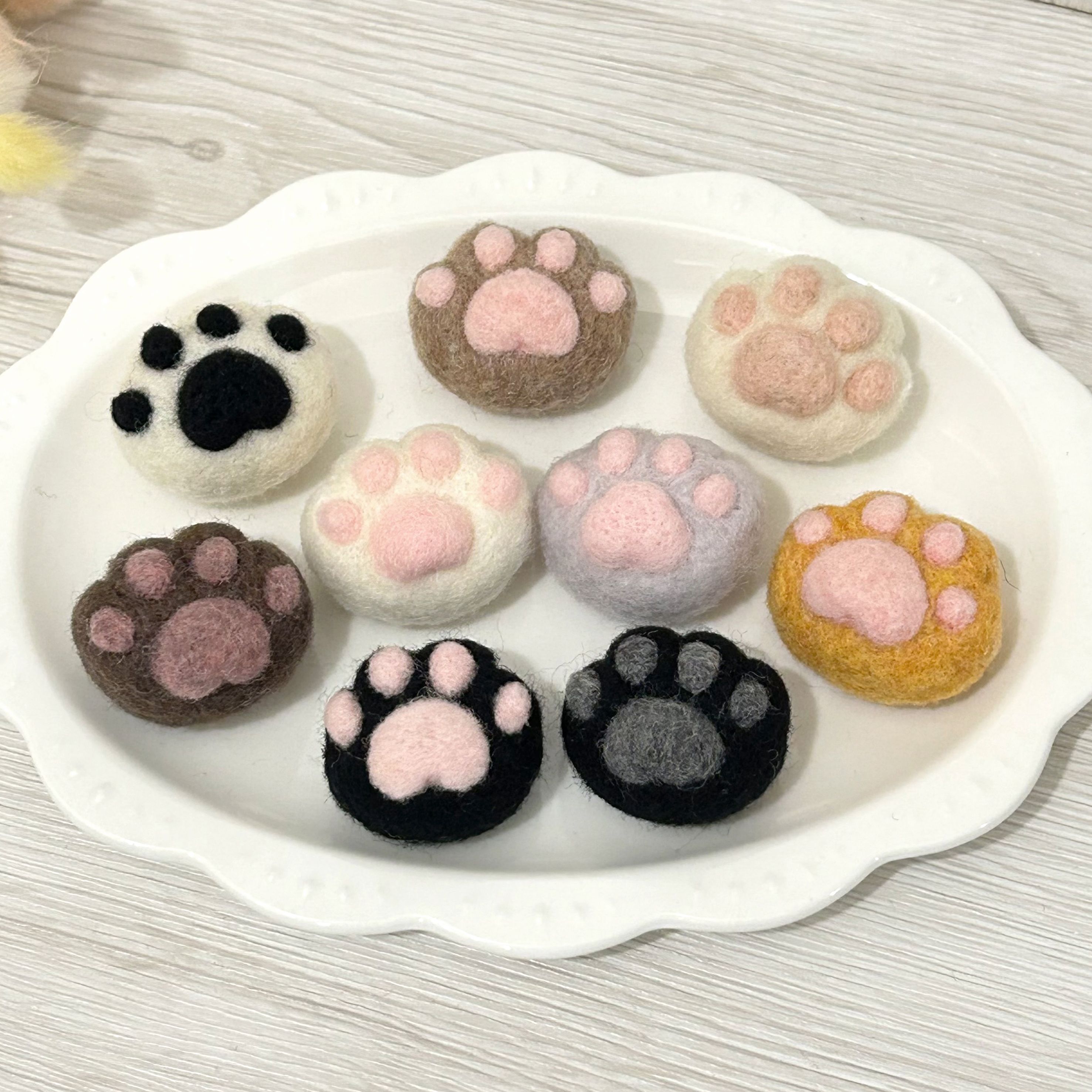 迷你貓掌 多色 羊毛氈吊飾 別針 髮飾 療癒 送禮