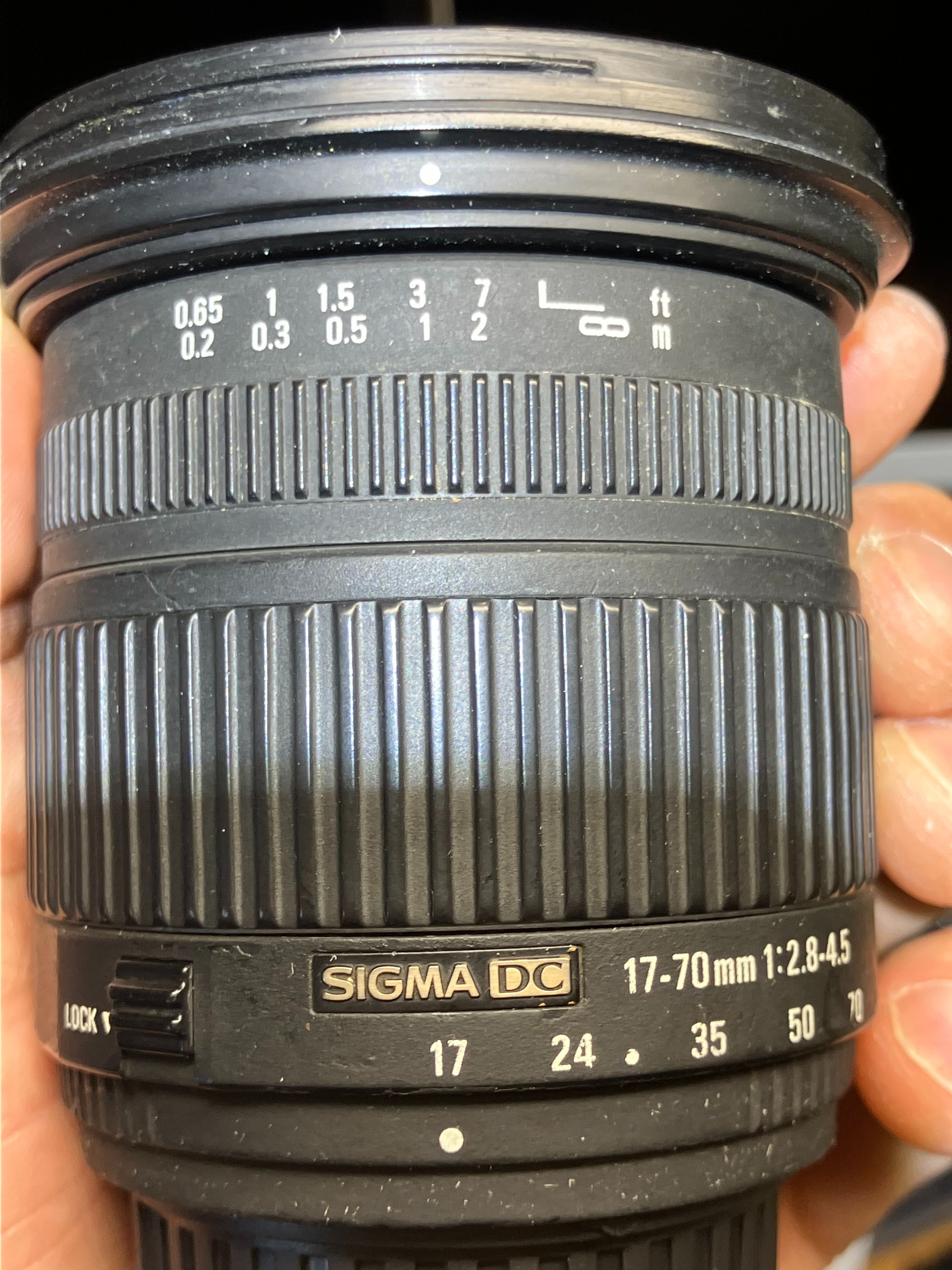 Sigma DC 17-70mm F2.8-4.5 Macro