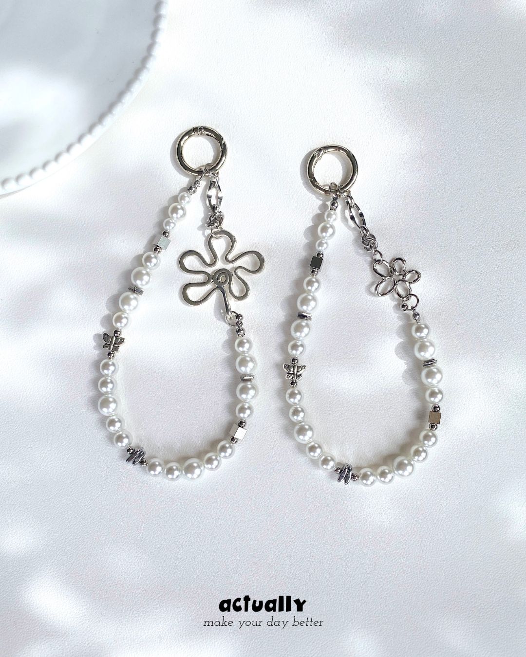 Actually Select | P.015 珍珠花 | Y2K 手機鍊 串珠手機鍊 手機吊飾 手機掛繩 相機掛繩