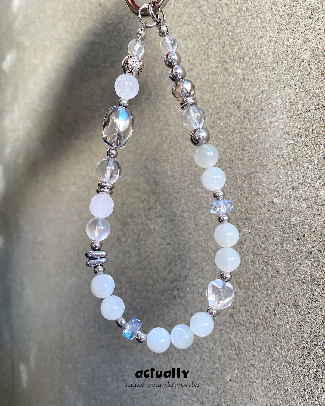 Actually Select | P.014 天灰灰 | 月光石 串珠手機鍊 手機吊飾 手機掛繩 包包掛飾 手機鏈