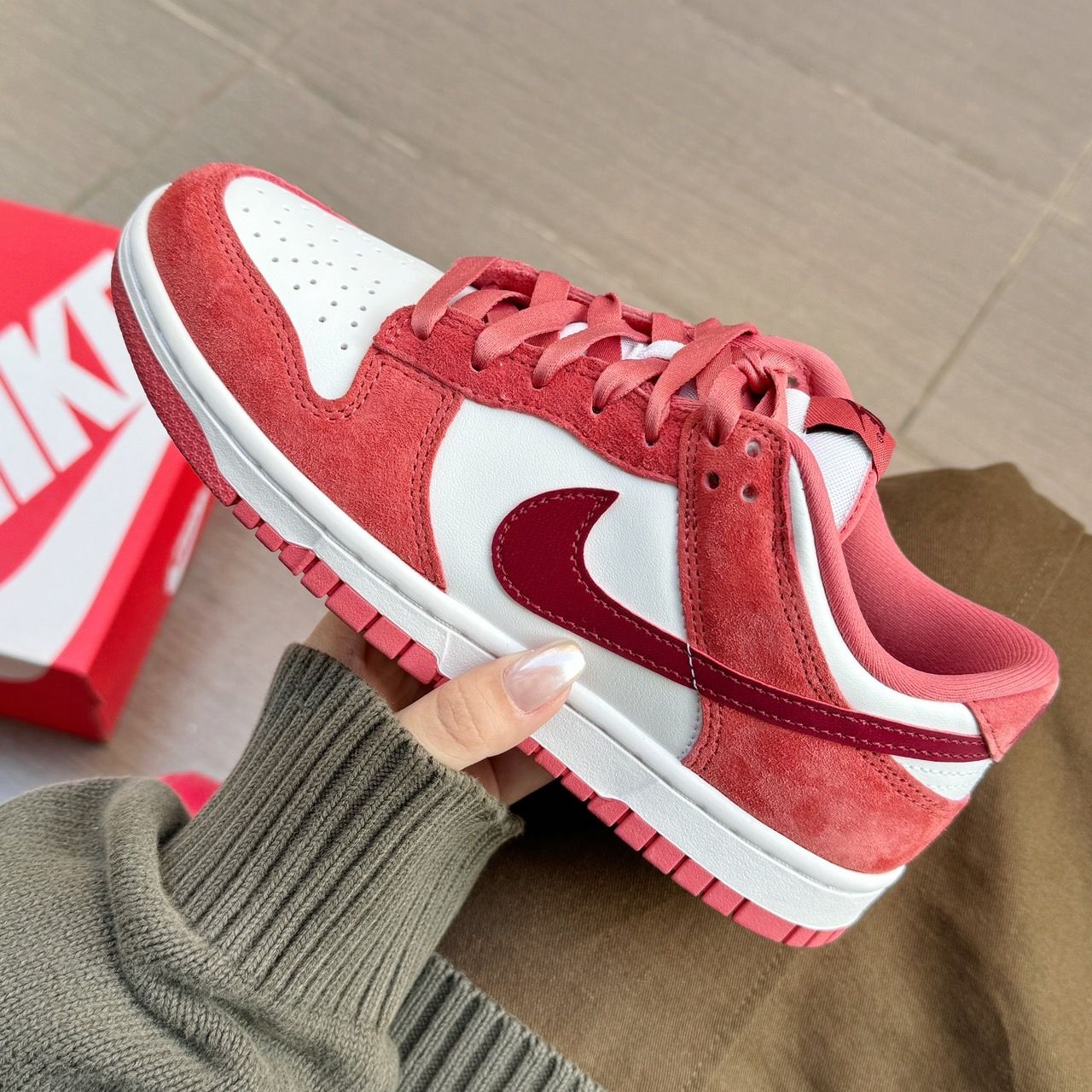 ＜現貨＞ NIKE DUNK LOW 熊抱哥情人節2024限定