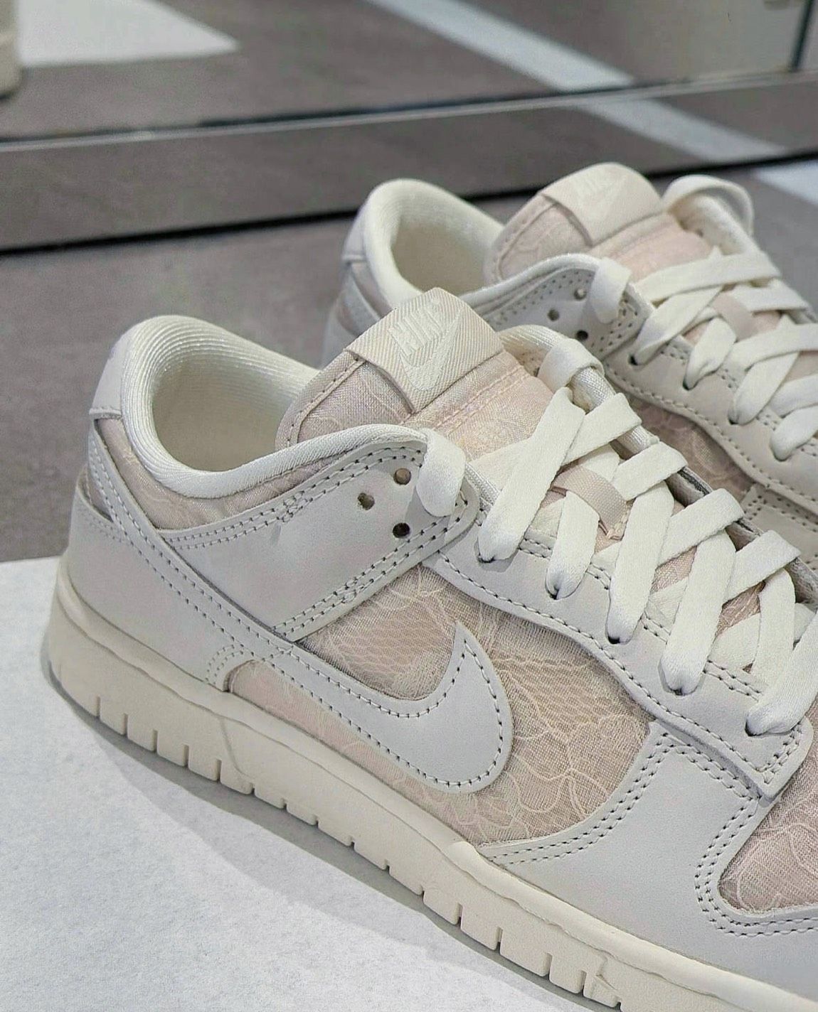 ＜預購＞NIKE DUNK 蕾絲
