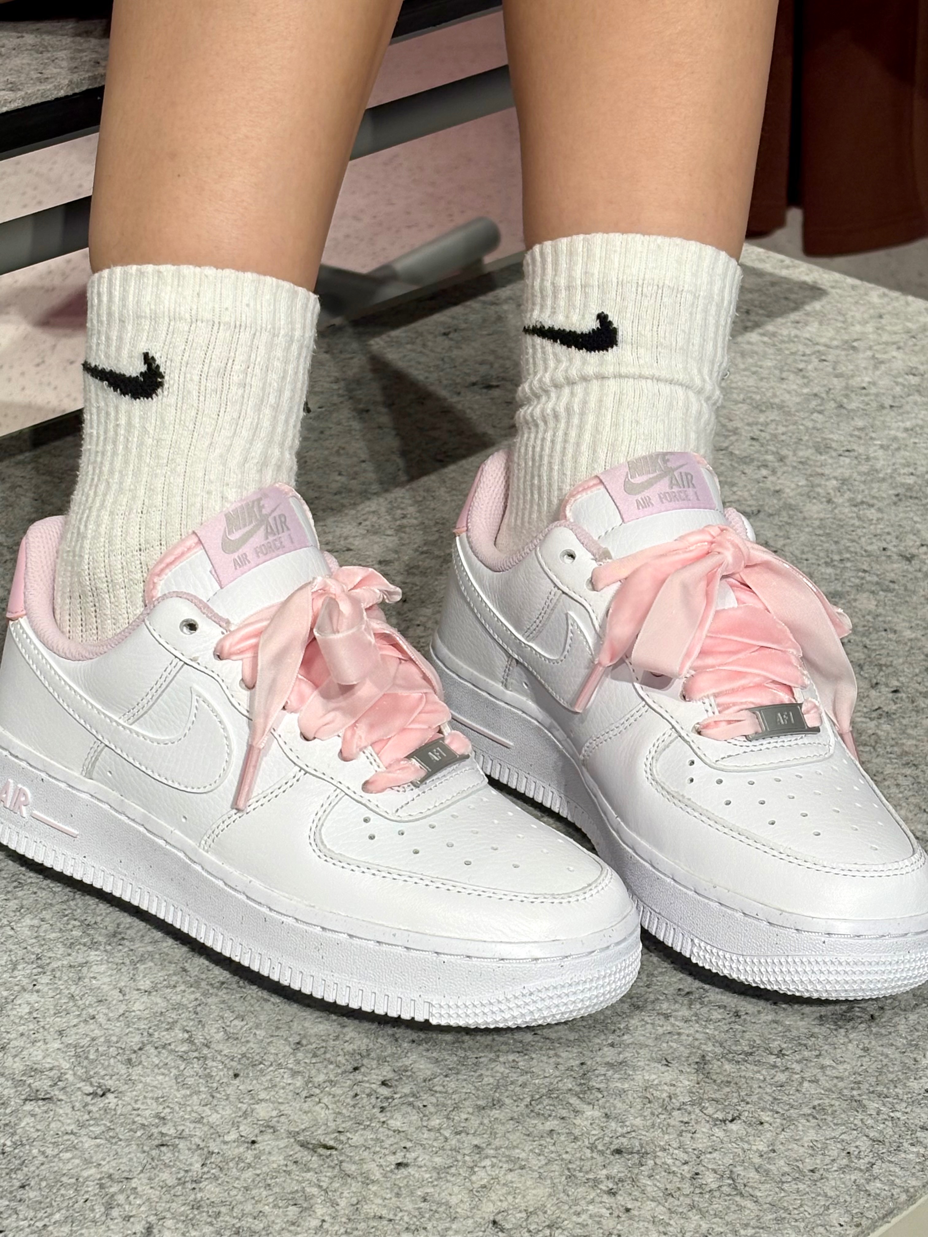 ＜預購＞NIKE AF1 白粉 緞面鞋帶 HV4403-601