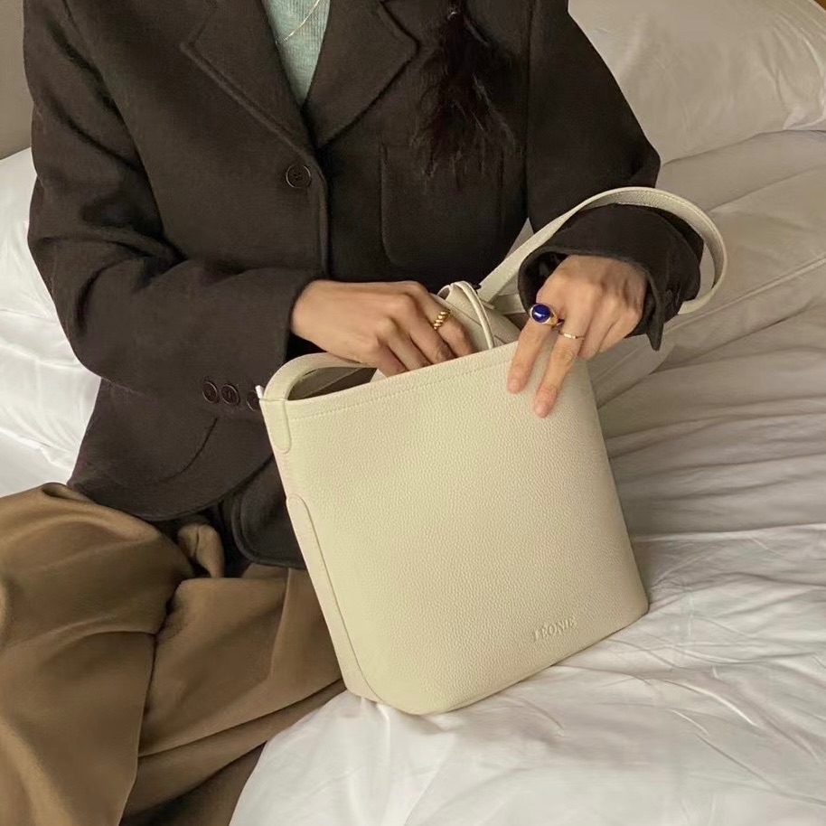 東大門設計師代購-Kate bag 高cp值荔枝紋牛皮革方形水桶包 子母包