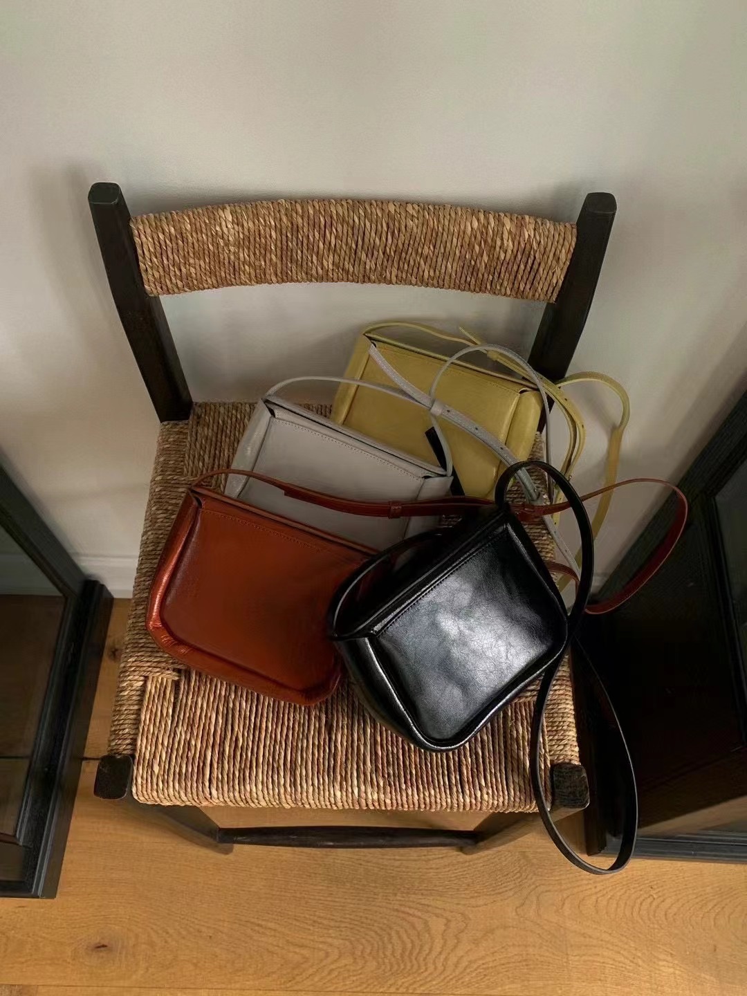 5:55👼200%全牛皮 toae韓國設計師品牌代購-Donut bag磁吸掀蓋式小方包