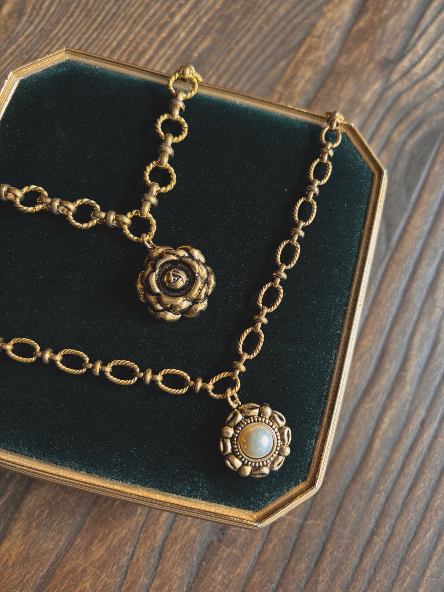 古董鈕釦黃銅蕾絲短頸鏈