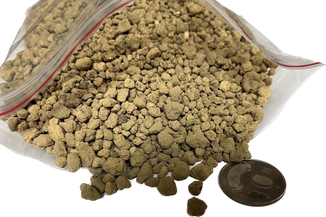 三本線赤玉土 1.5Ｌ 多肉專用土/顆粒土