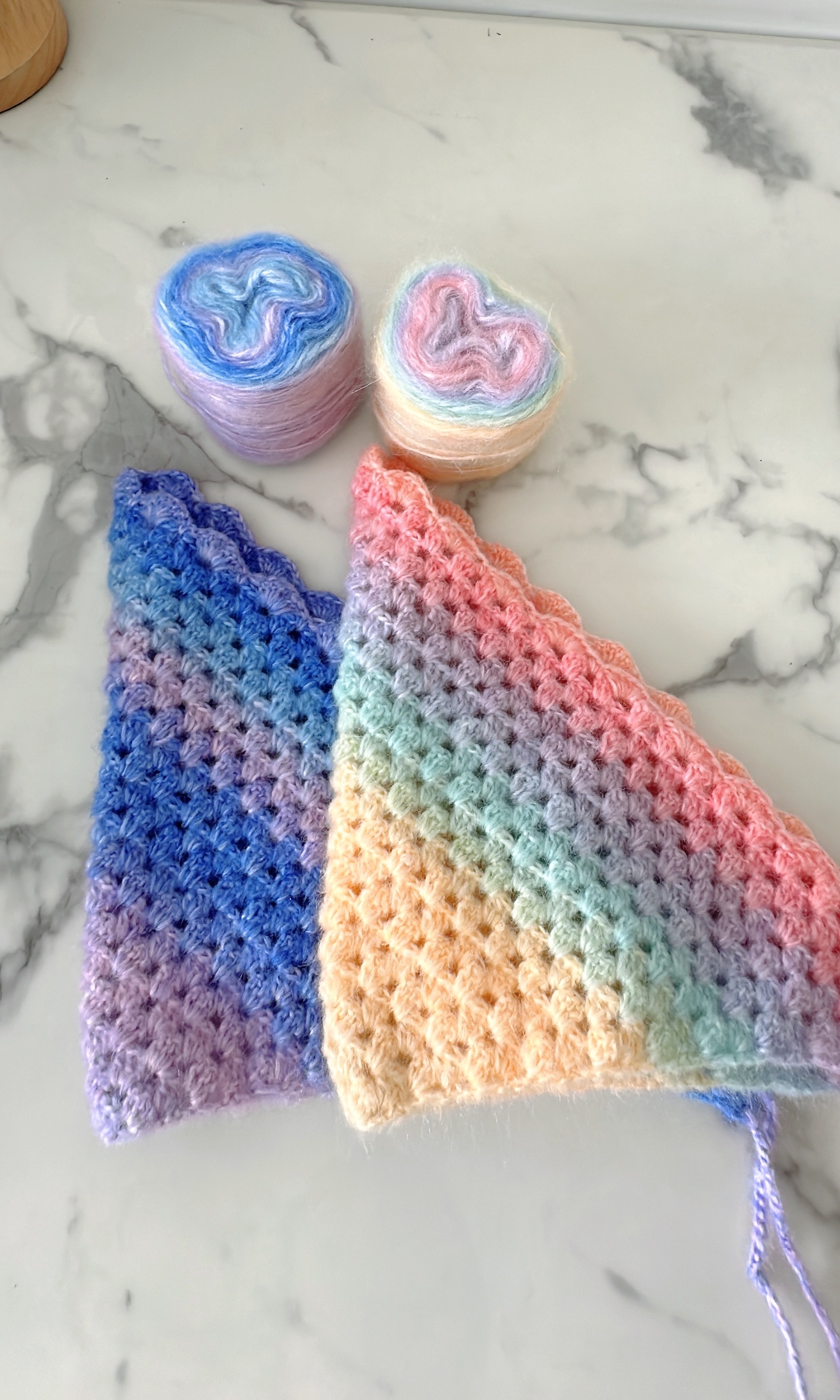 漸層三角頭巾，毛線鉤織三角頭巾