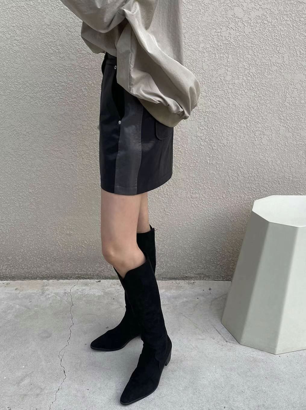 正韓出清｜可甜可鹽線條皮裙