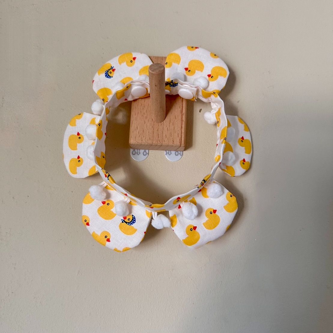 黃色小鴨水滴領巾