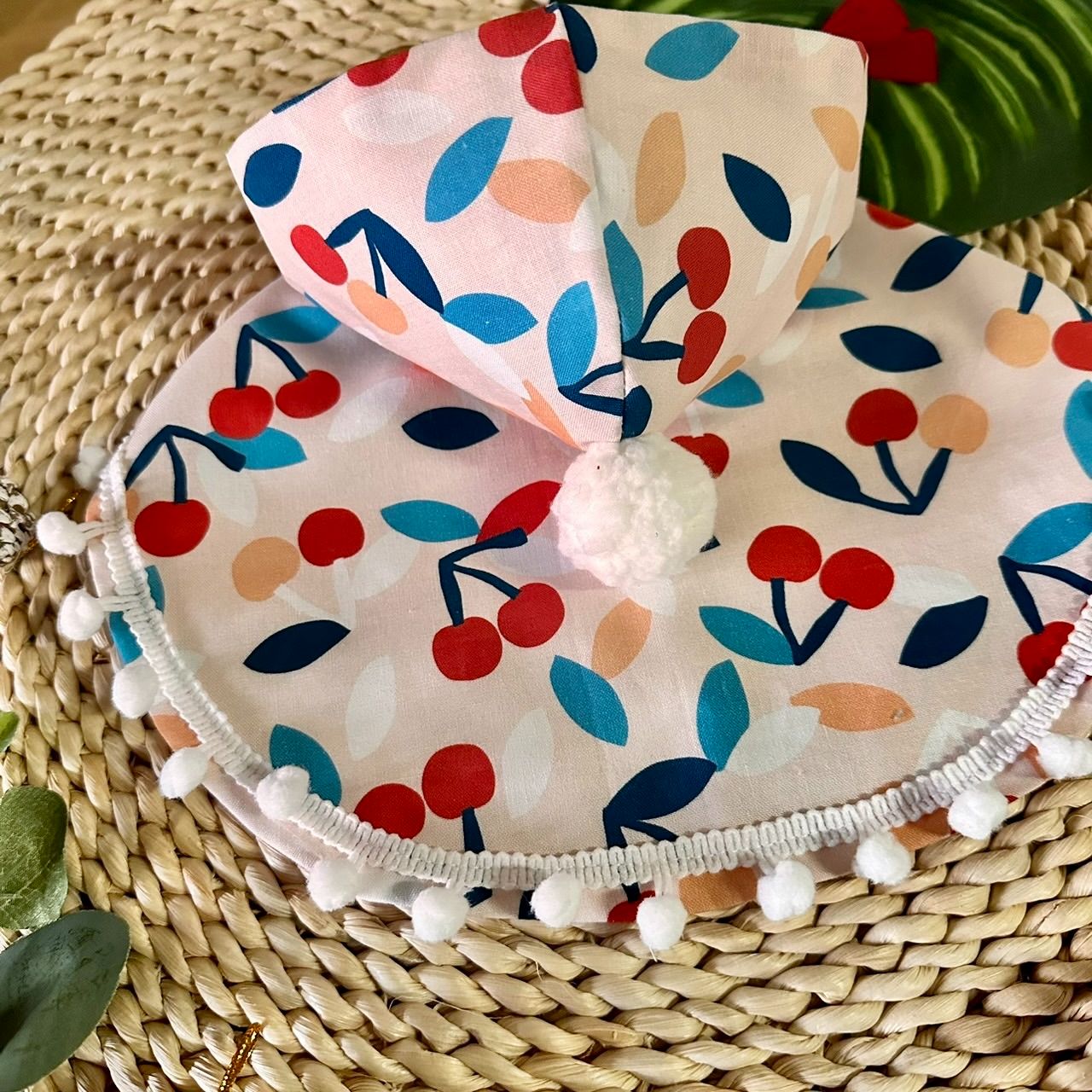 櫻桃球球薄款斗篷