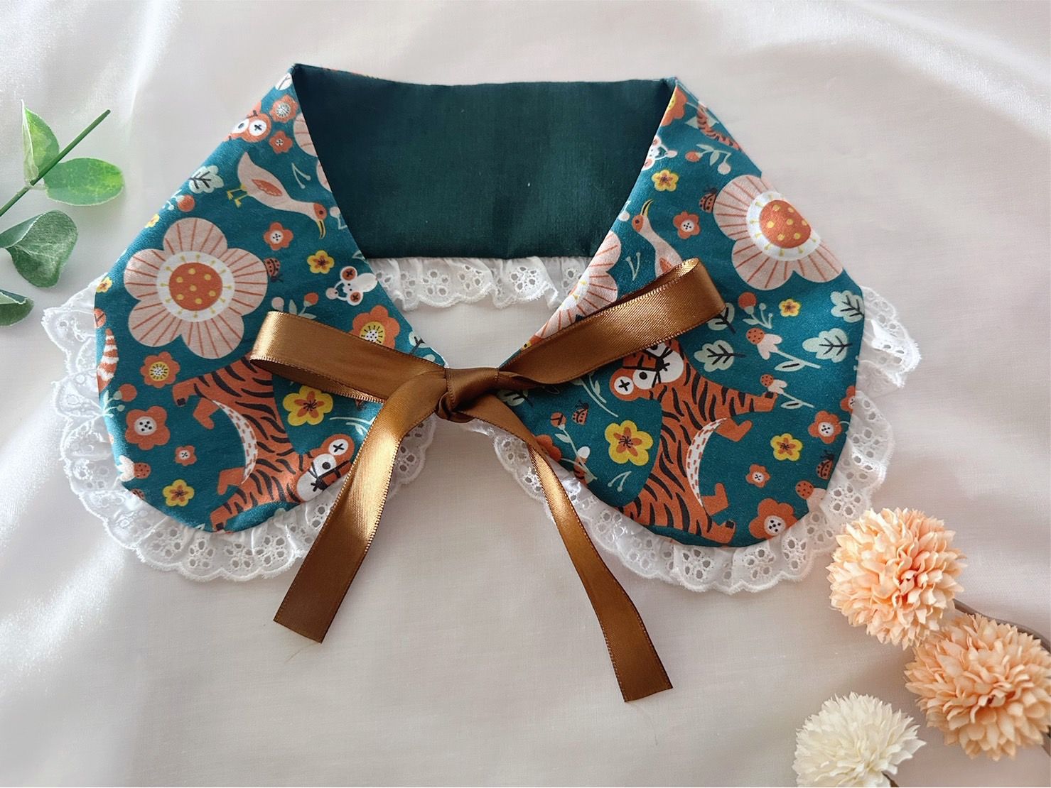 寵物蕾絲花花虎緞帶領巾