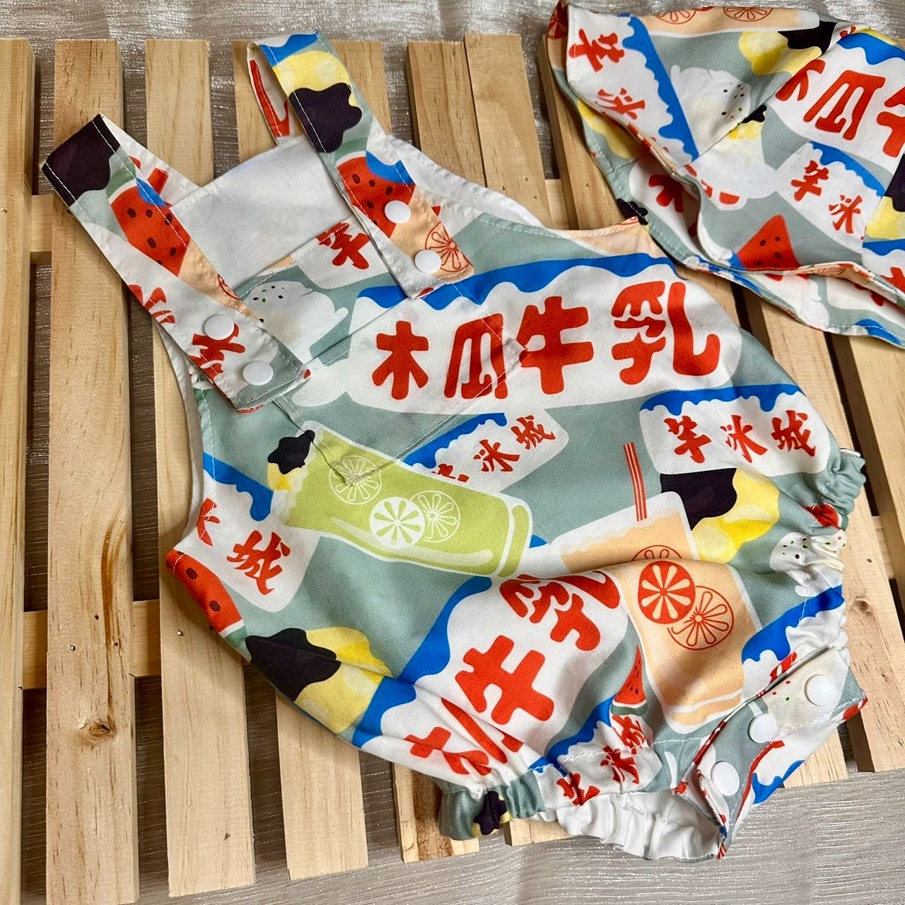 孩童吊帶褲包屁衣（壓扣式）