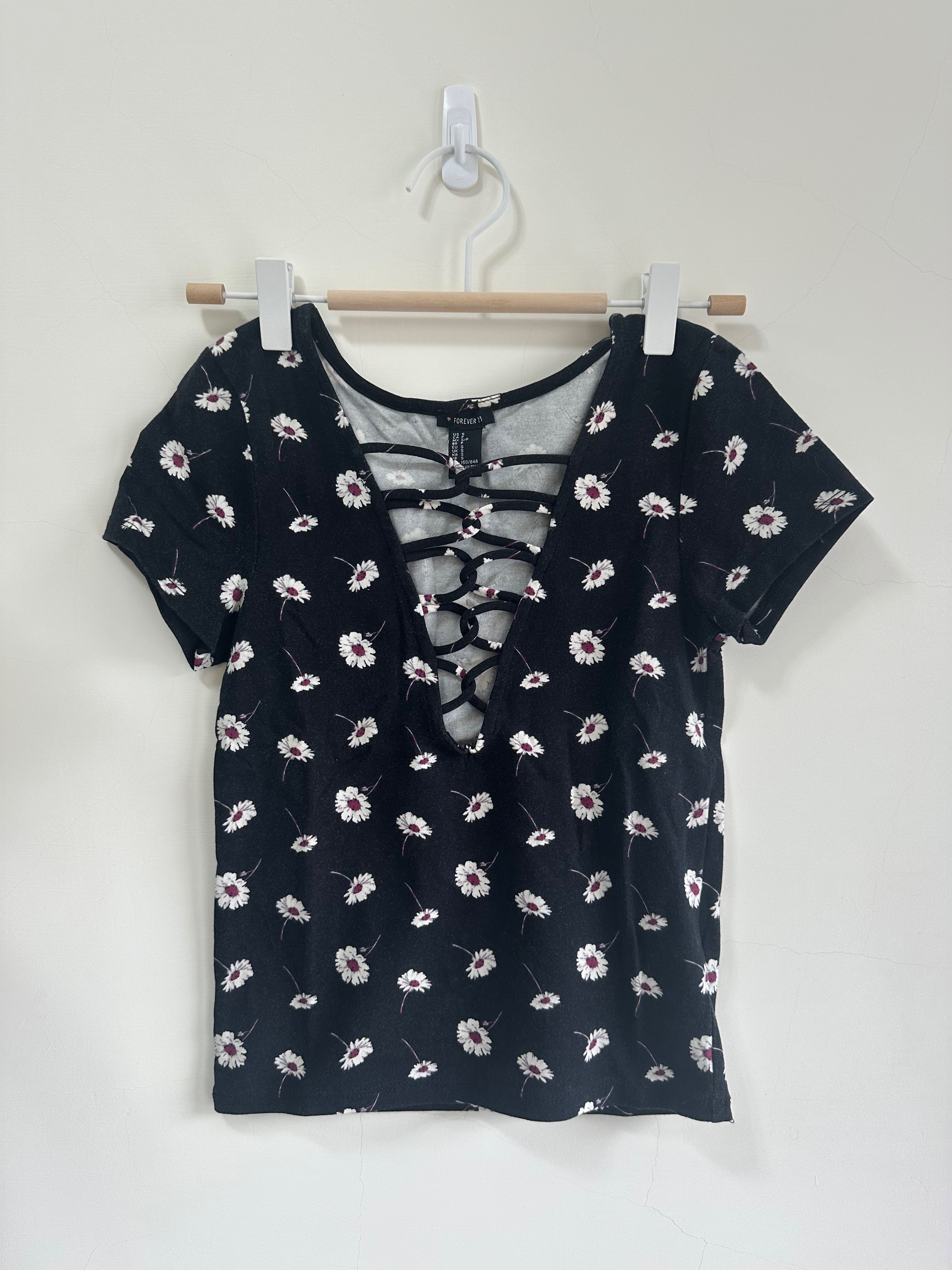二手 FOREVER 21 交叉深V棉T S