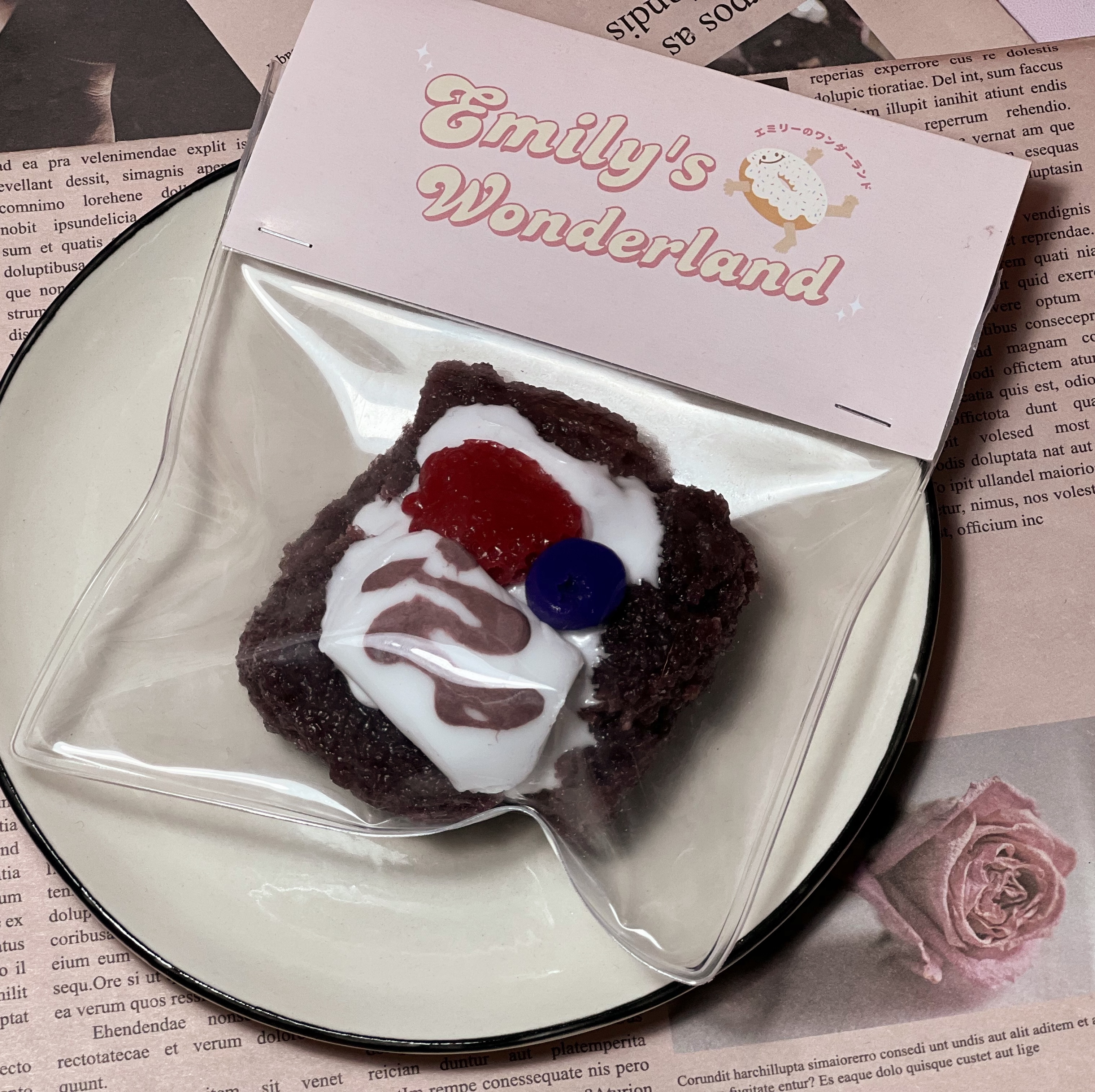 ฅ 艾蜜莉的遊樂園 ฅ 奶油感棉花糖巧克力布朗尼 硅膠 矽膠捏捏 吊卡