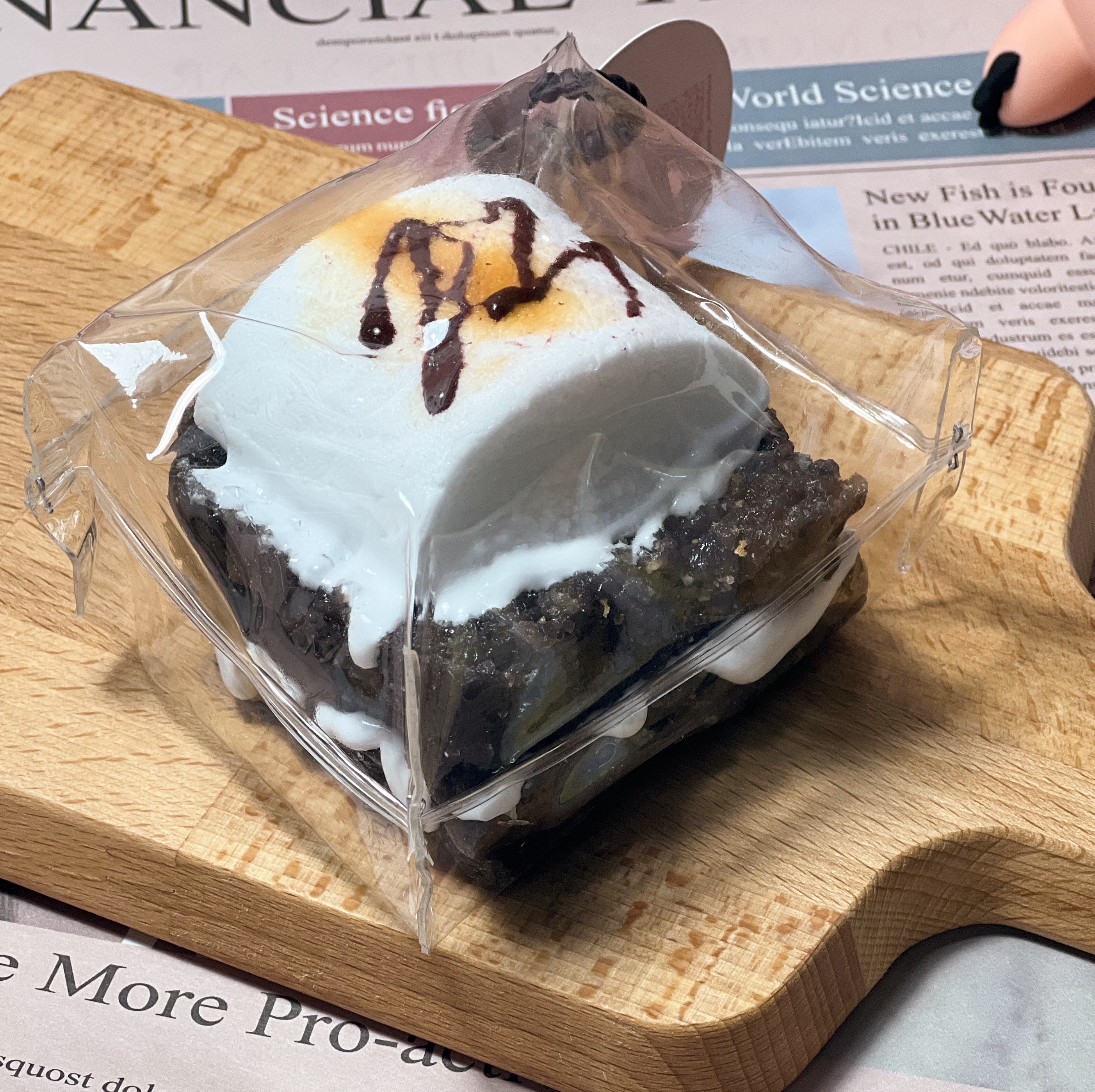 ฅ 艾蜜莉的遊樂園 ฅ 食物捏捏 棉花糖巧克力奶油雙層吐司 硅膠 矽膠捏捏 捏捏 吊卡