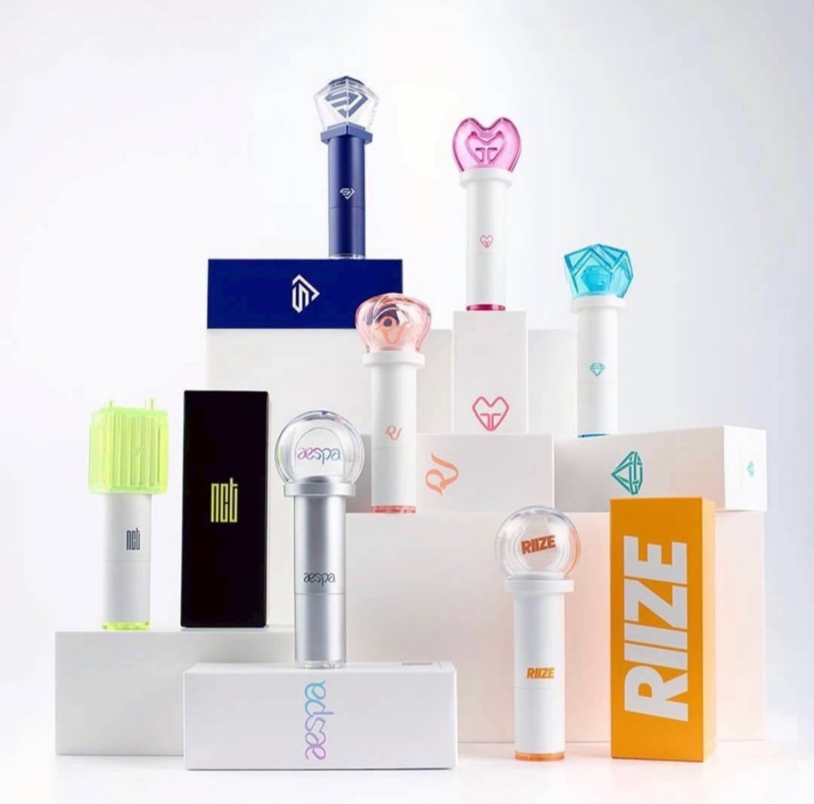 韓國代購🇰🇷sm手燈護唇膏