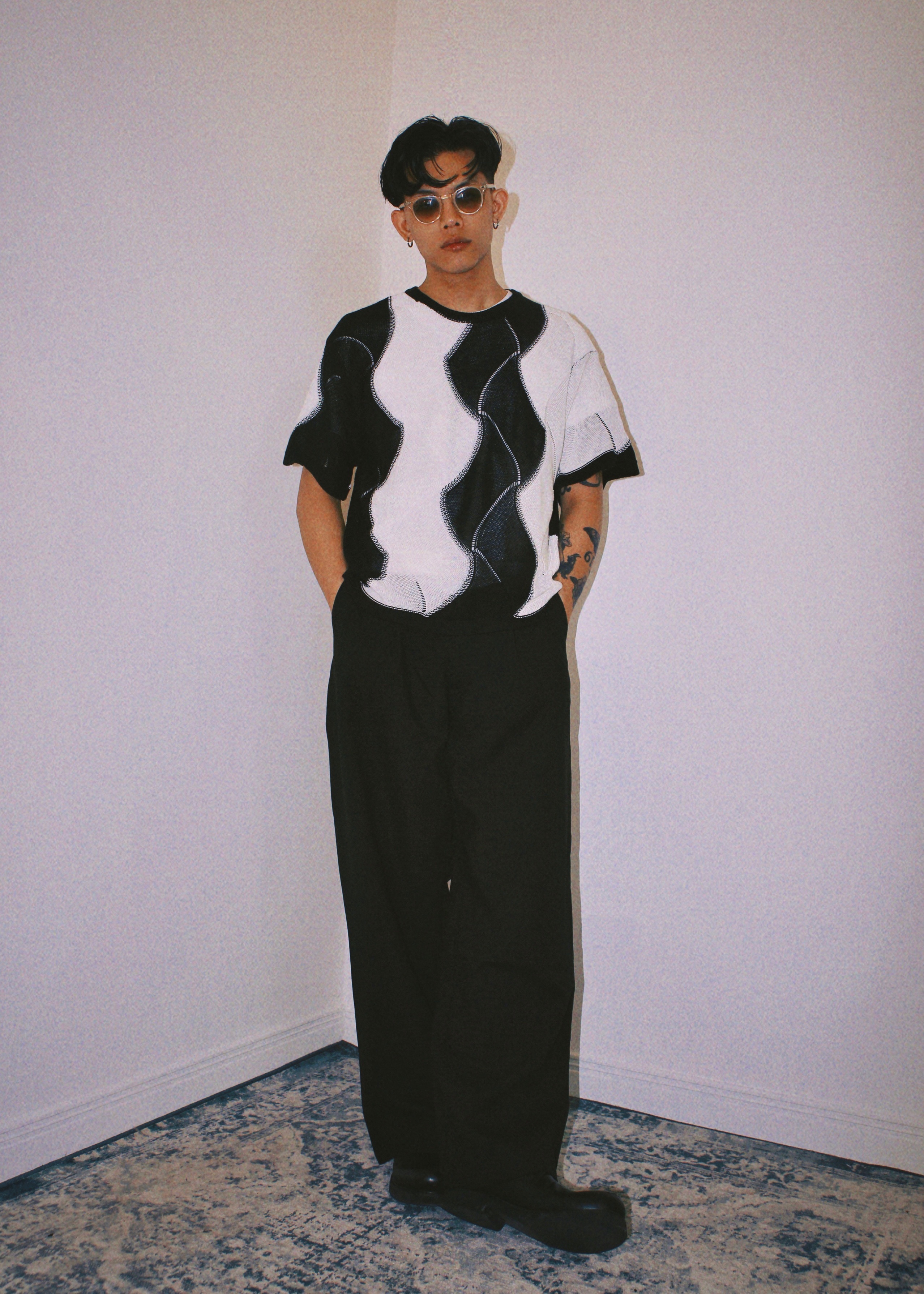 黑白螺旋針織短T