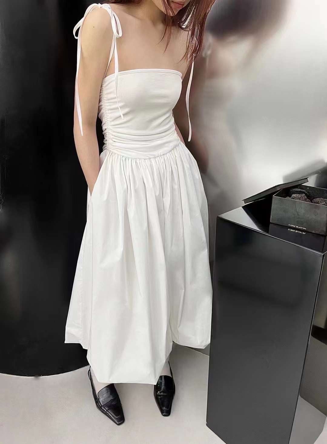 設計款綁帶抹胸連身裙