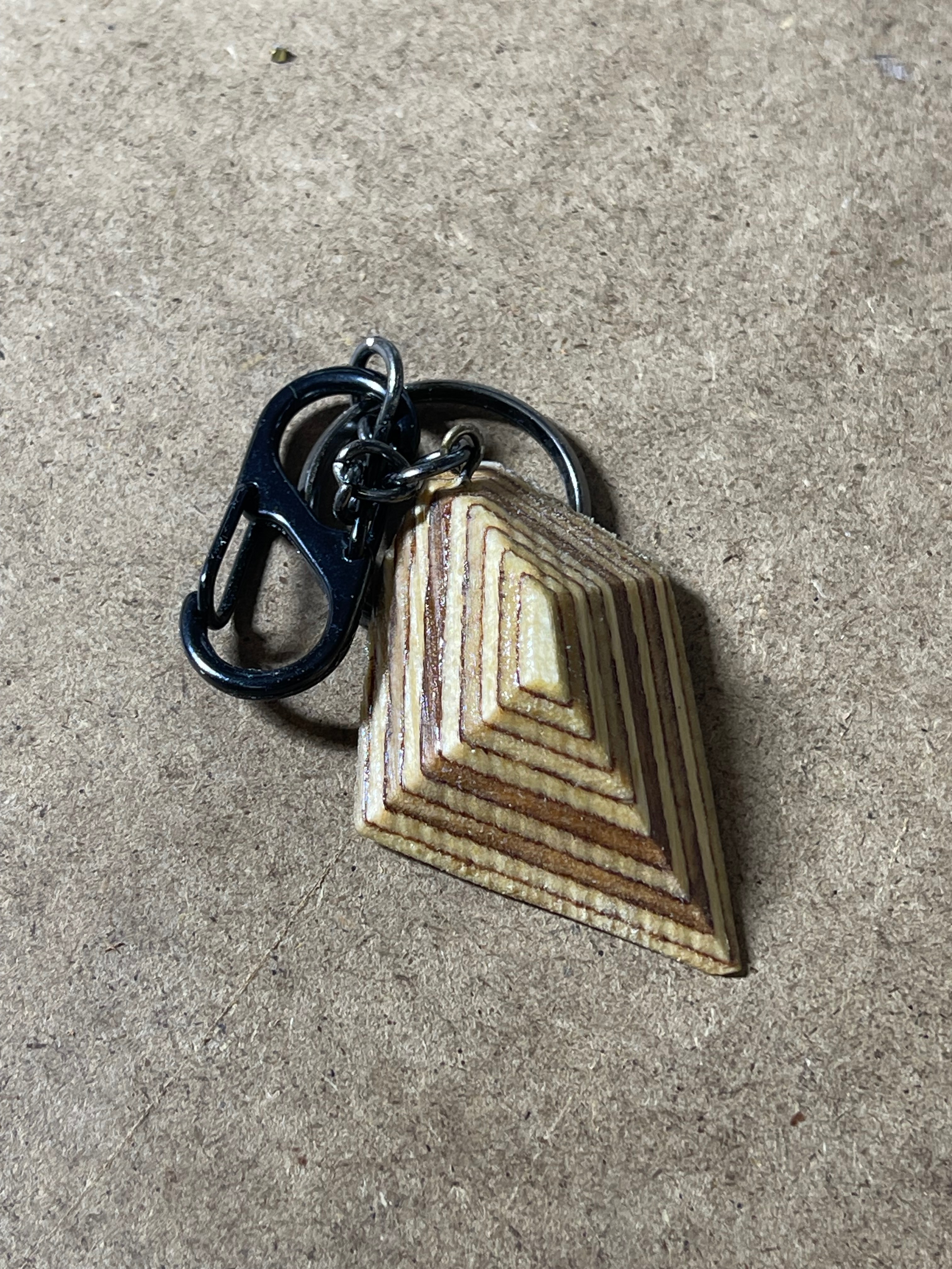 木製-滑面岩點造型鑰匙圈